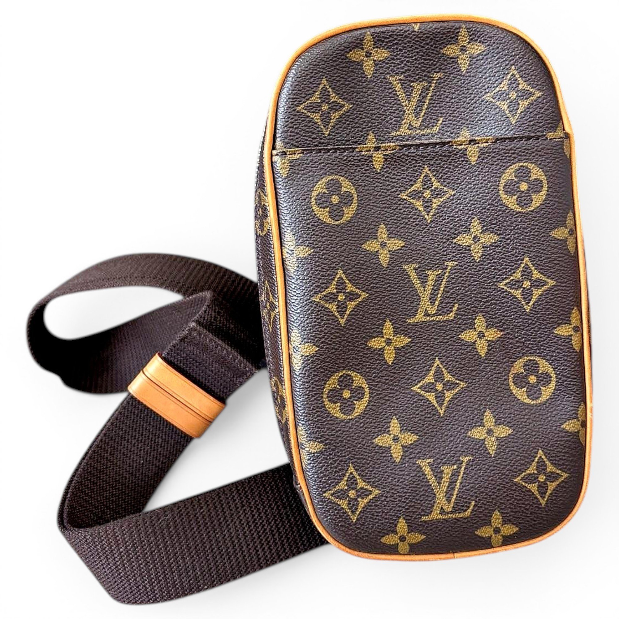 Leather crossbody bag