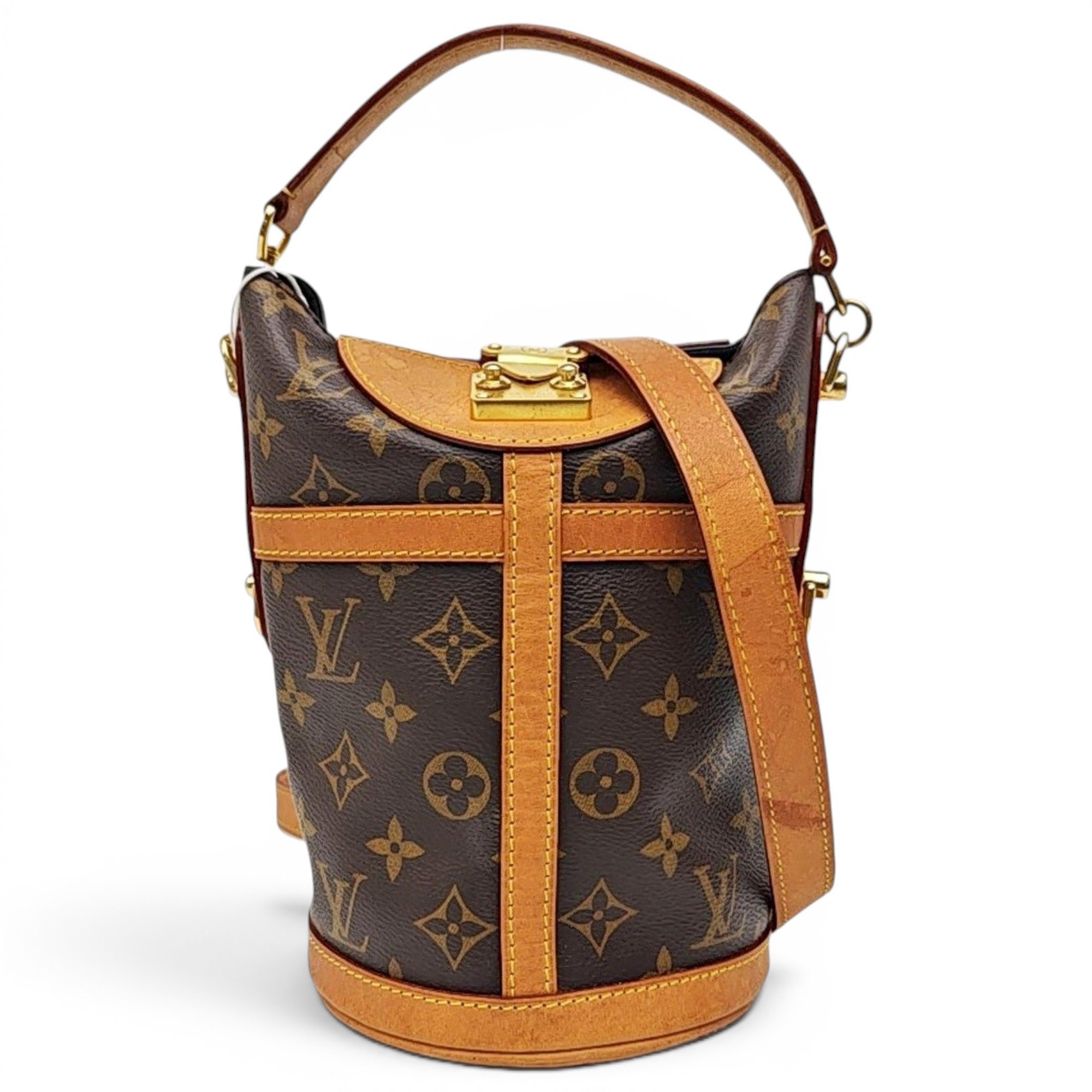 Duffle leather handbag