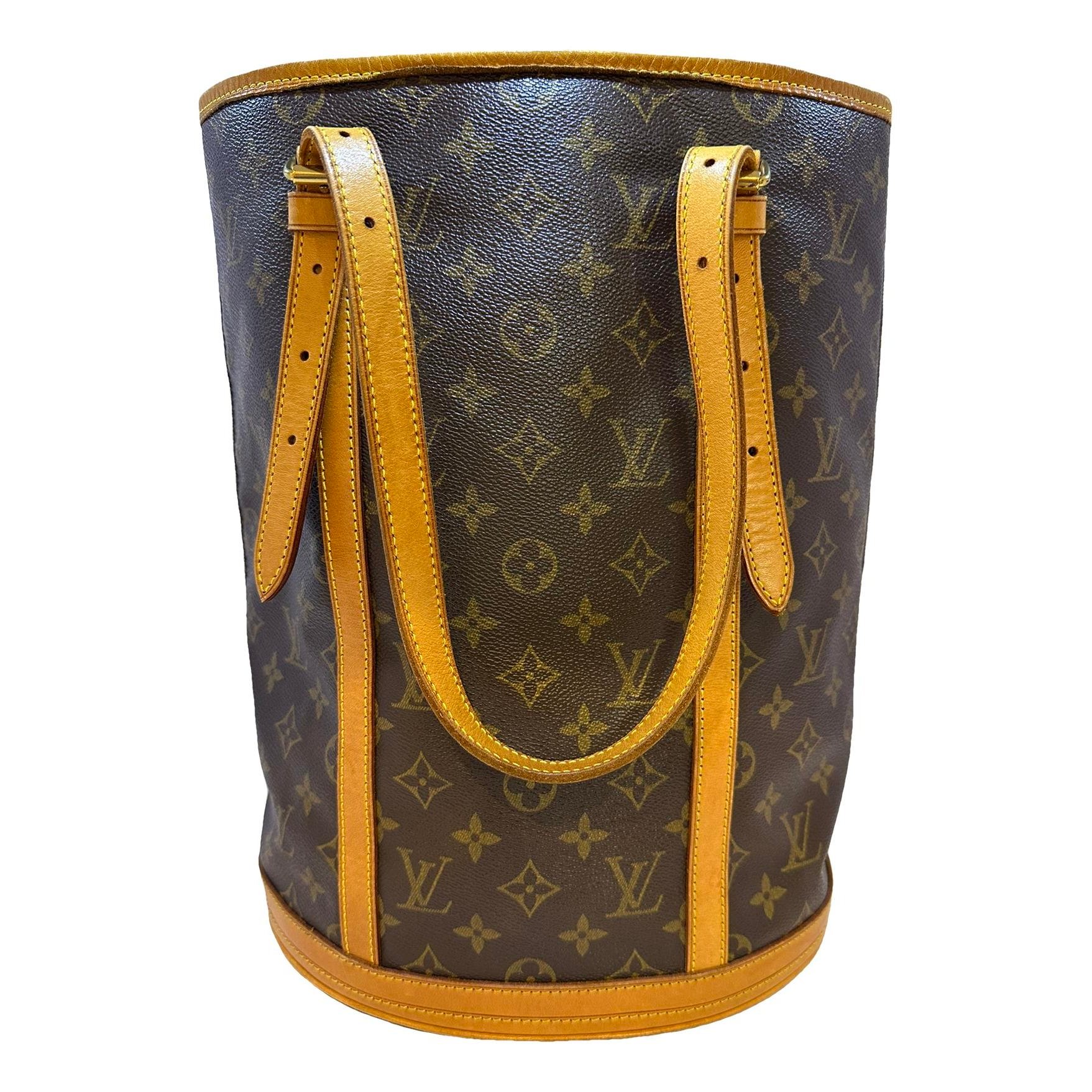 Bucket leather handbag