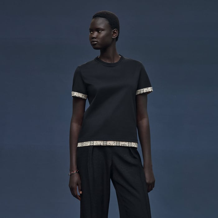 Noir Straight T-shirt