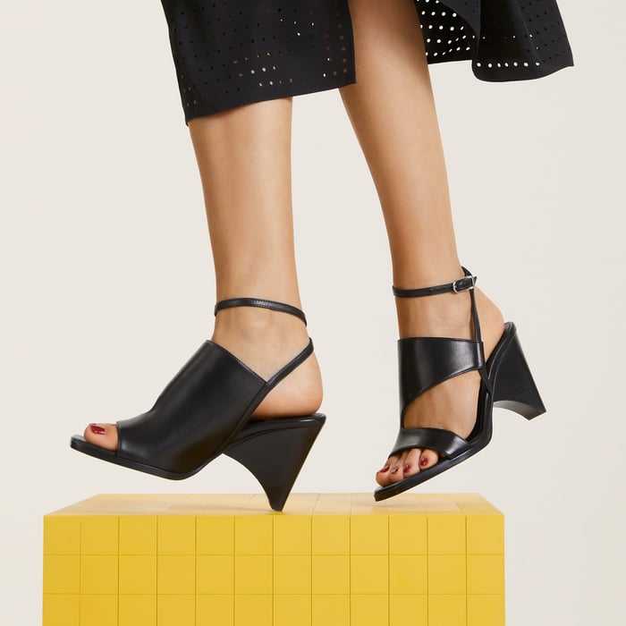Noir Inconnue 85 Sandal