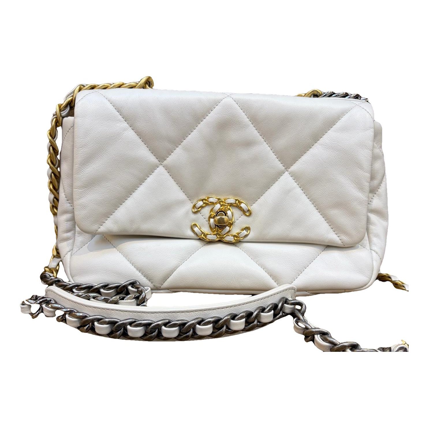 Chanel 19 leather handbag