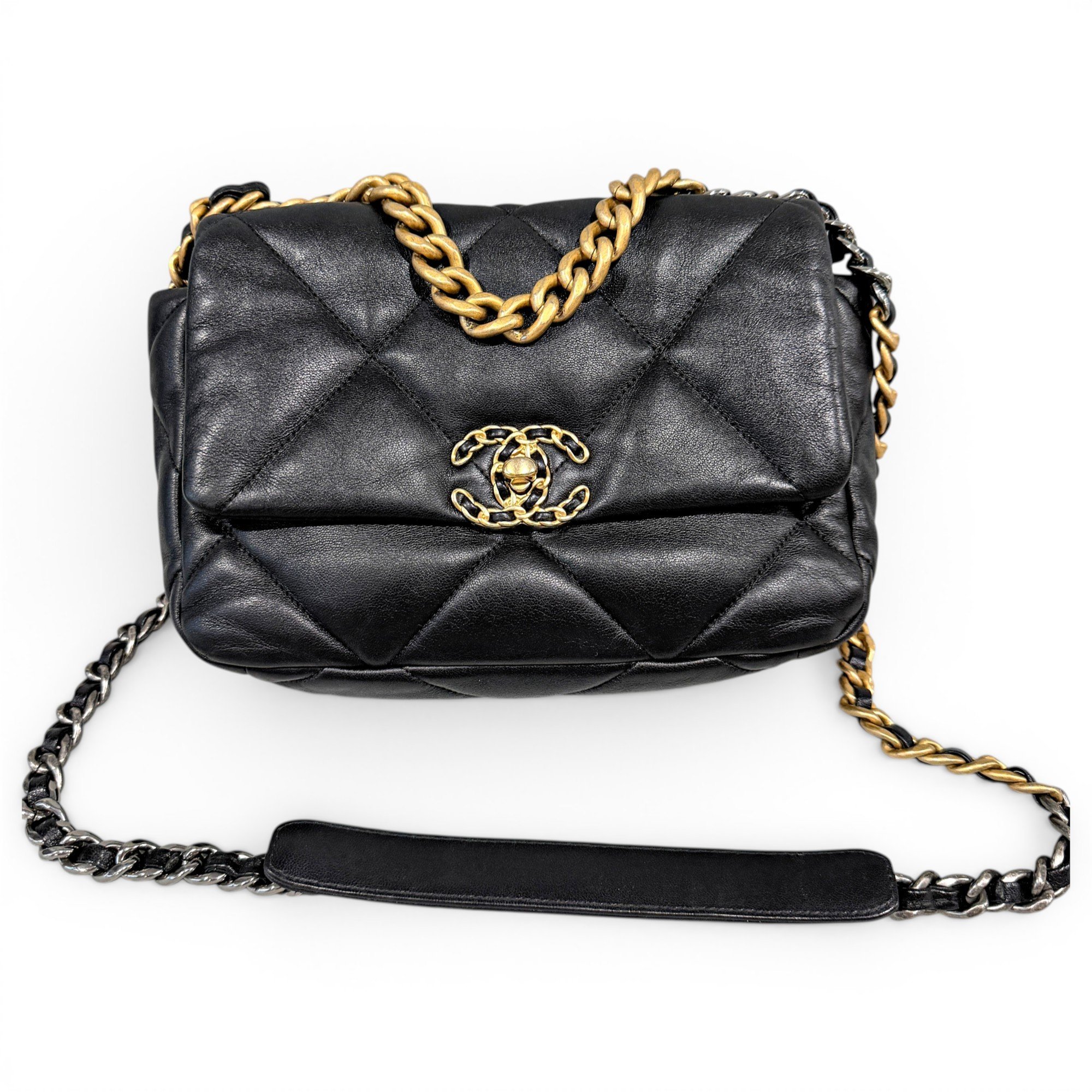 Chanel 19 leather handbag