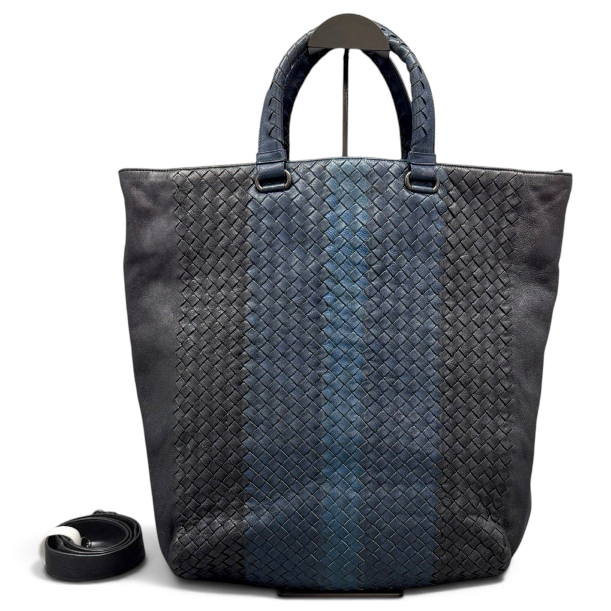 Leather tote