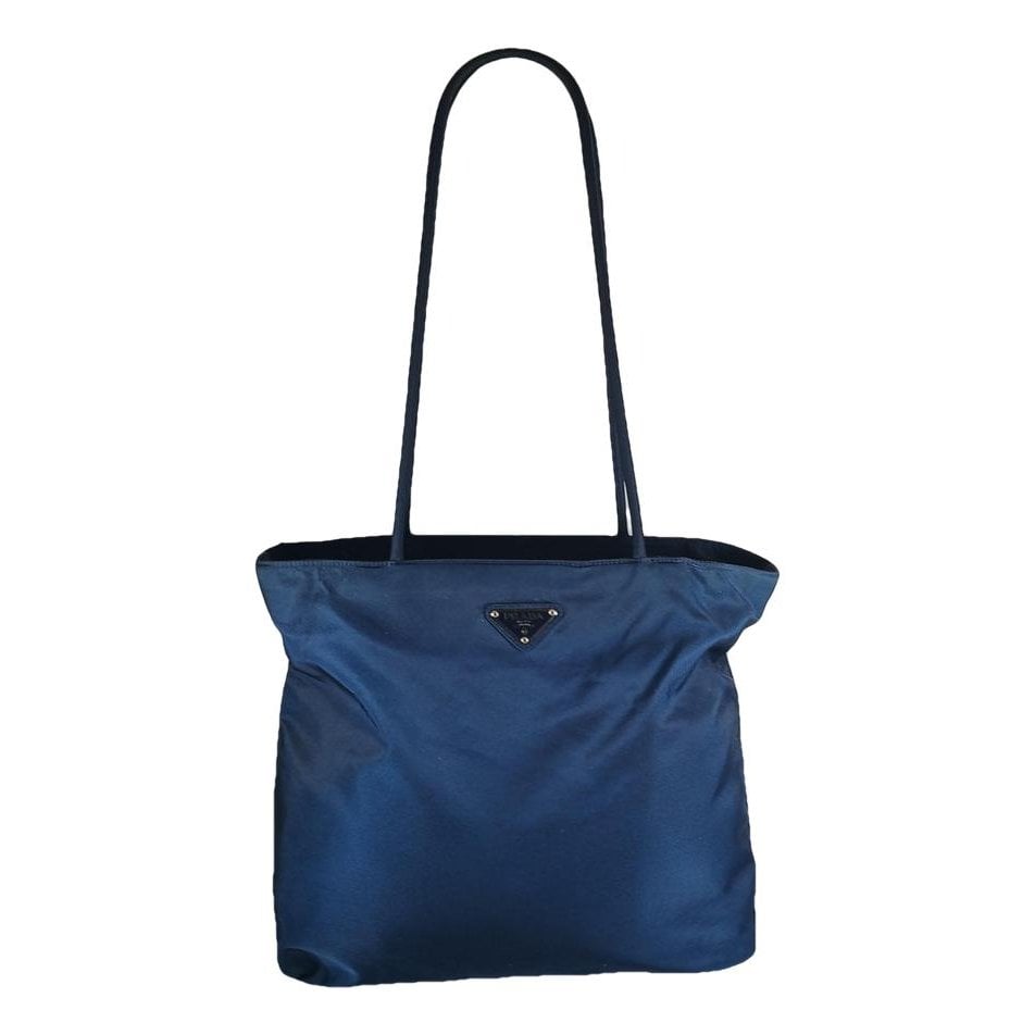 Triangle tote
