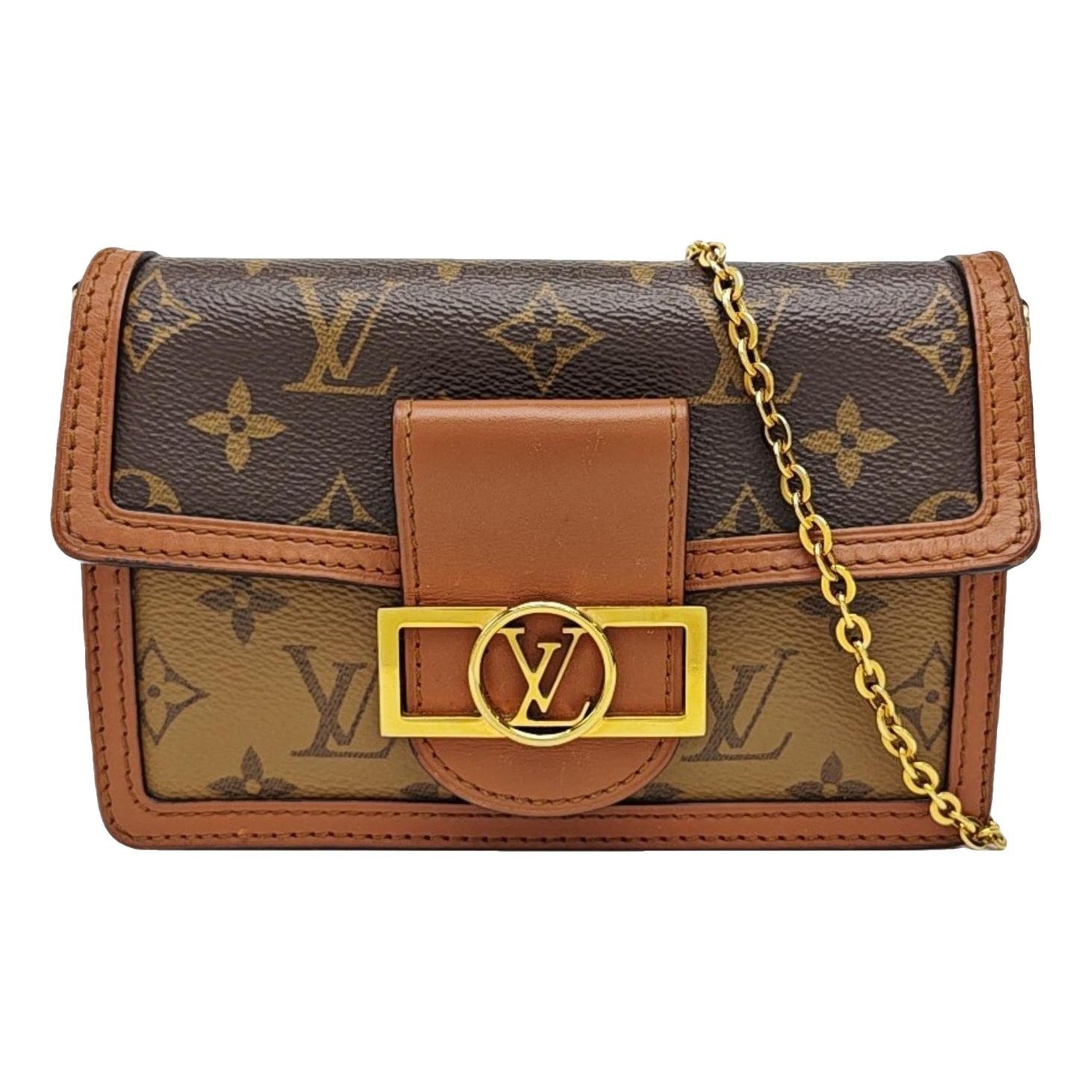 Dauphine leather handbag