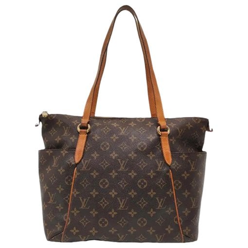 Totally leather handbag