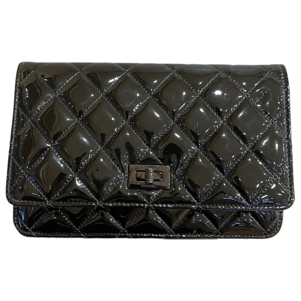 Wallet On Chain 2.55 patent leather crossbody bag
