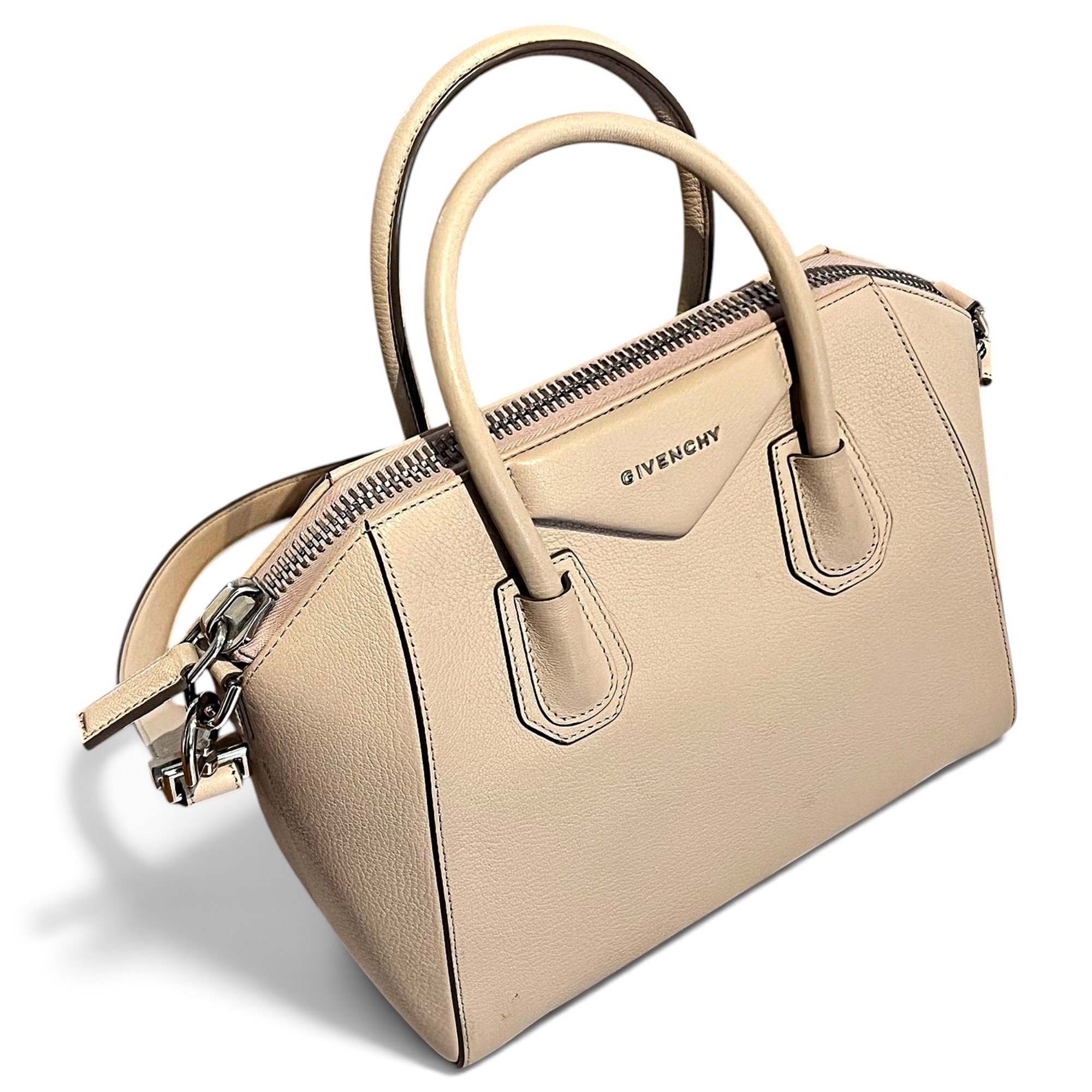 Antigona leather handbag