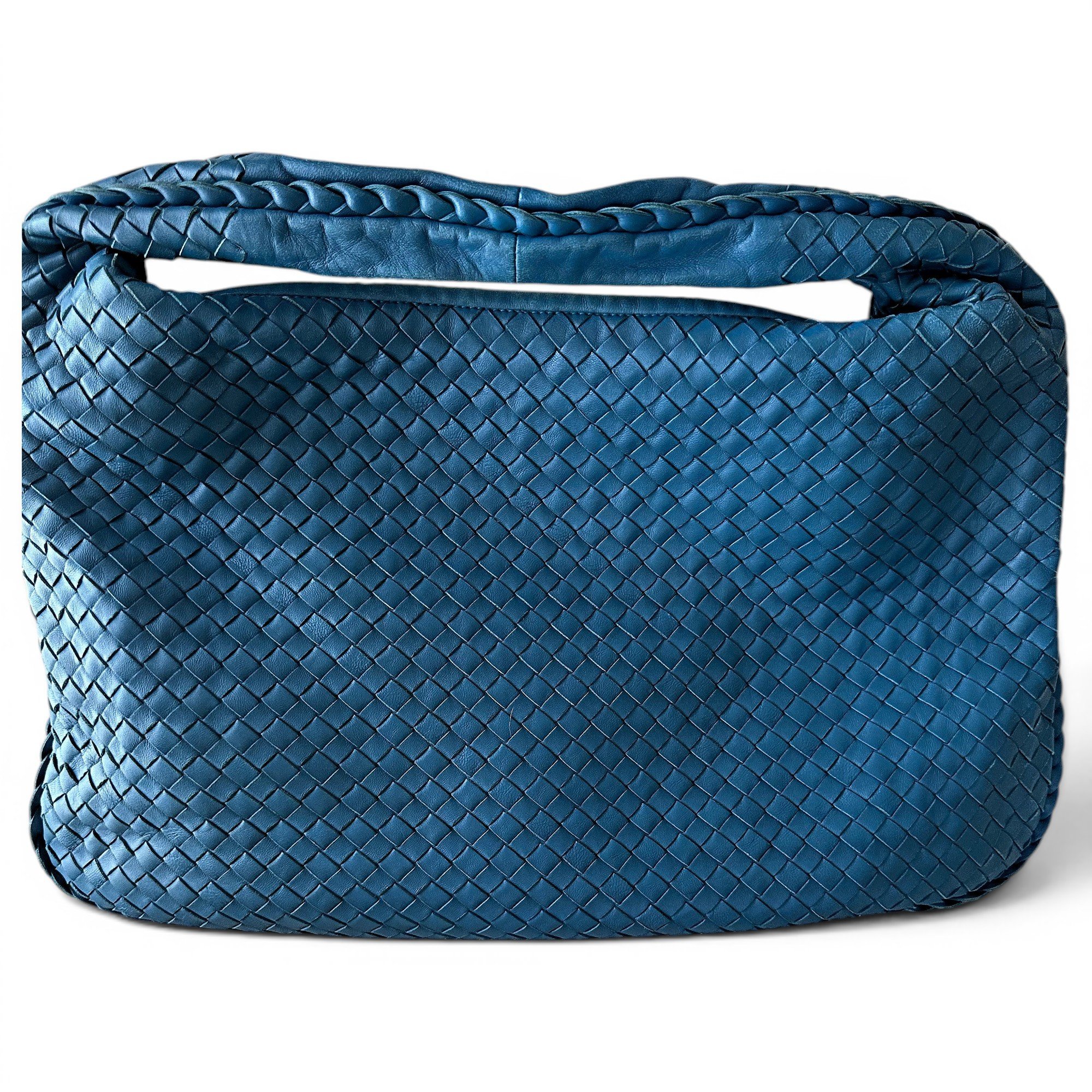 Veneta leather handbag
