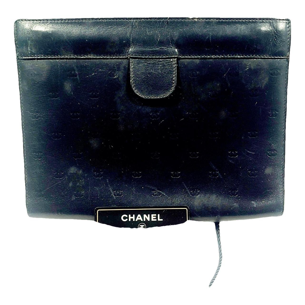 Leather clutch bag