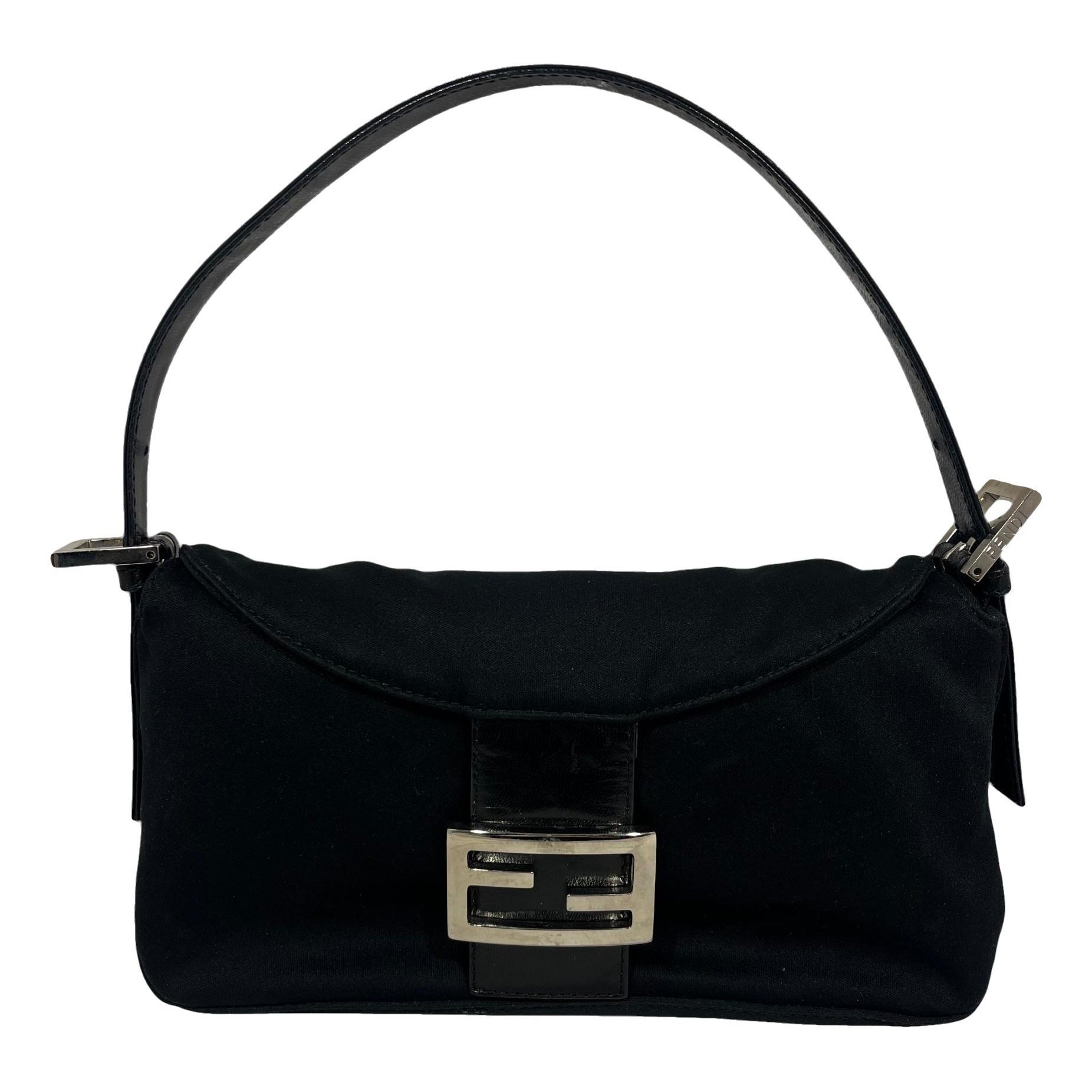 Baguette cloth handbag