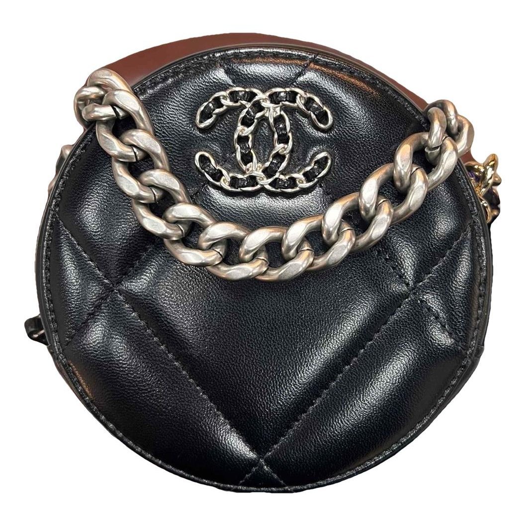 Chanel 19 leather handbag