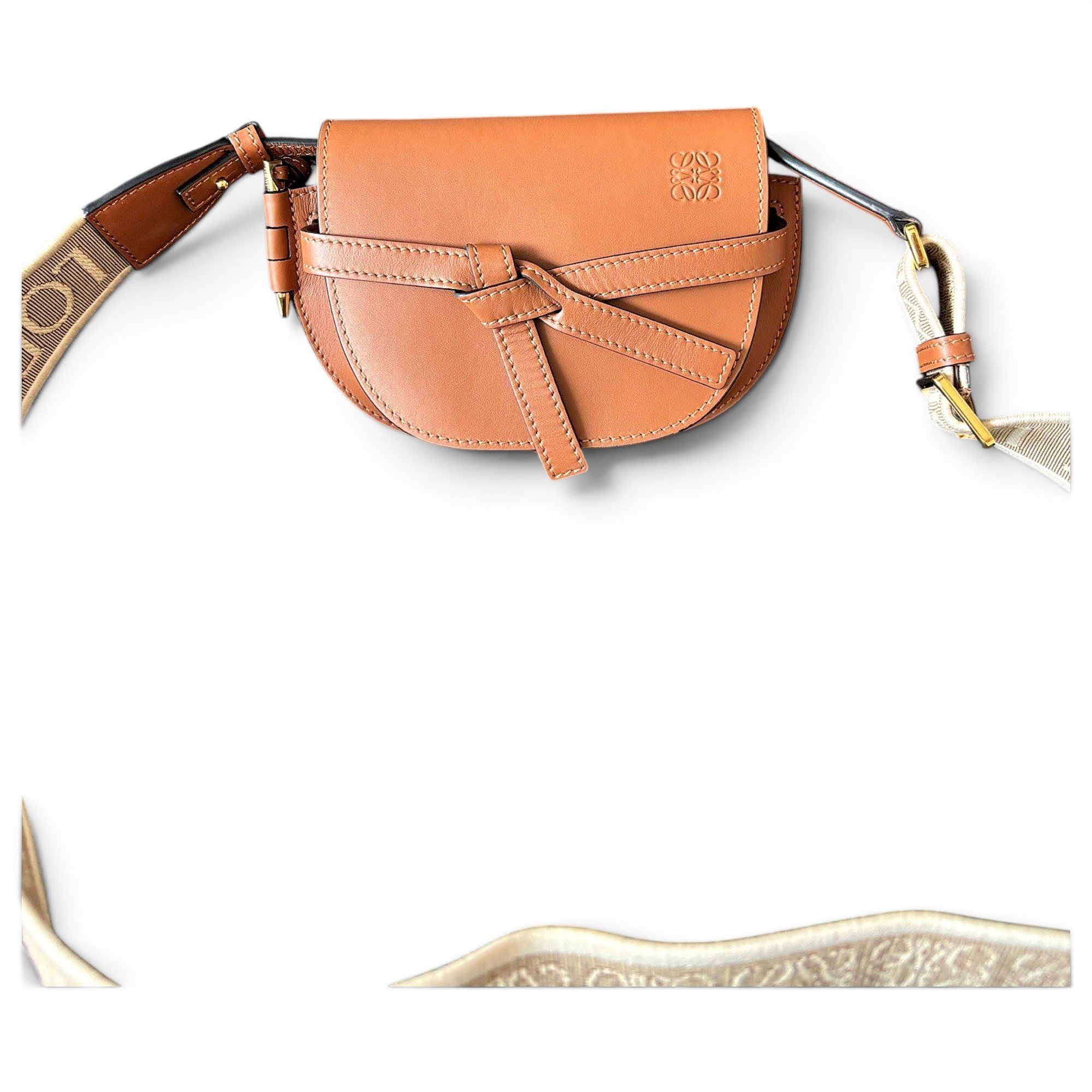 Gate leather handbag