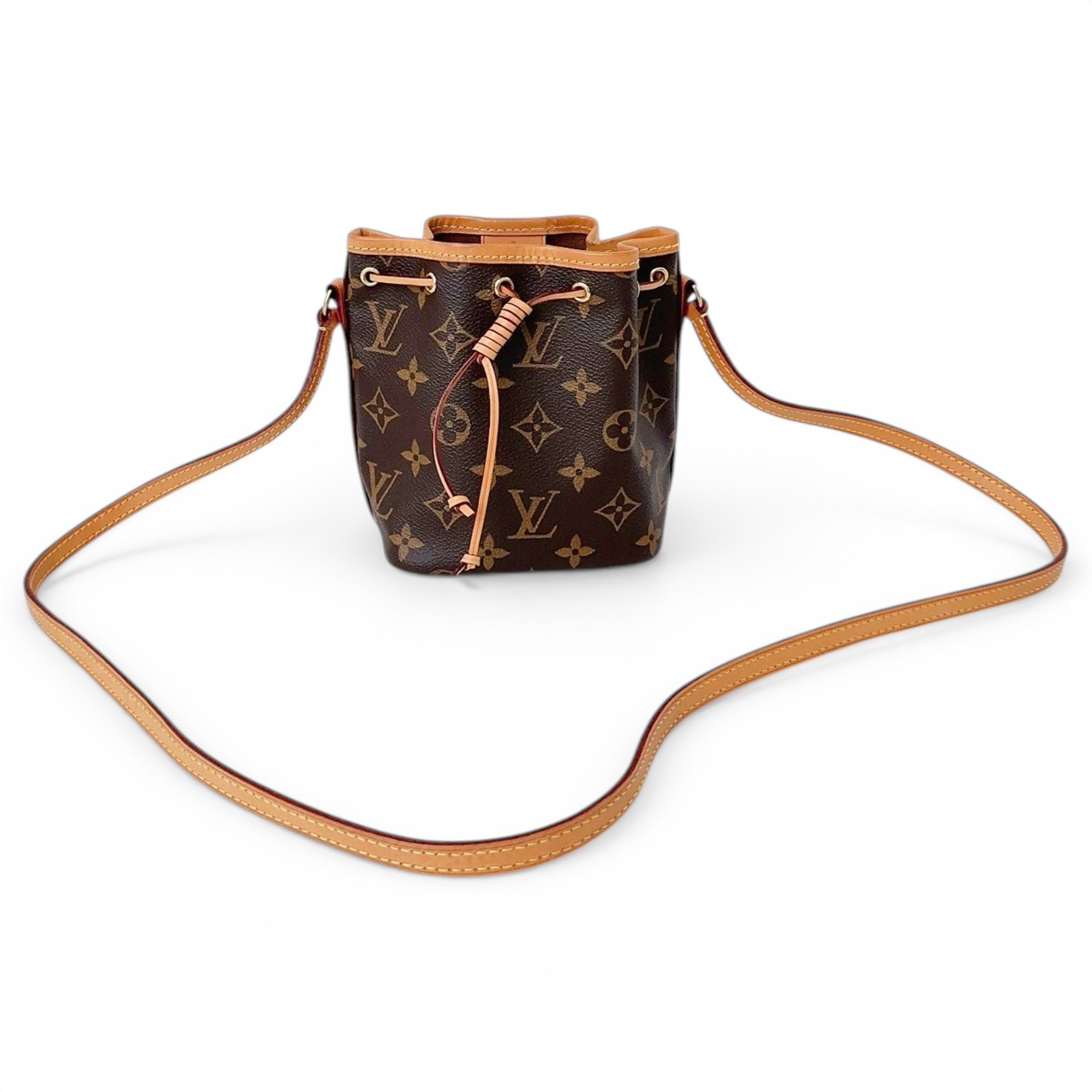 Nano Noé leather handbag