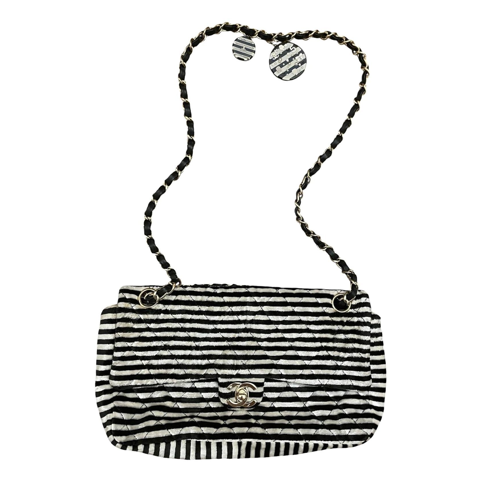 Timeless/Classique velvet handbag