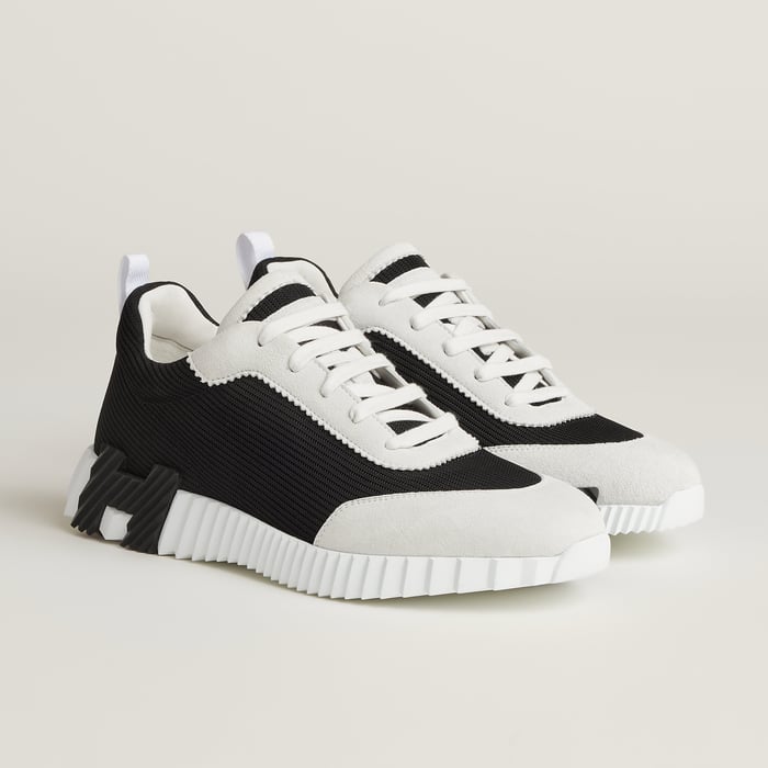 Bouncing Sneaker