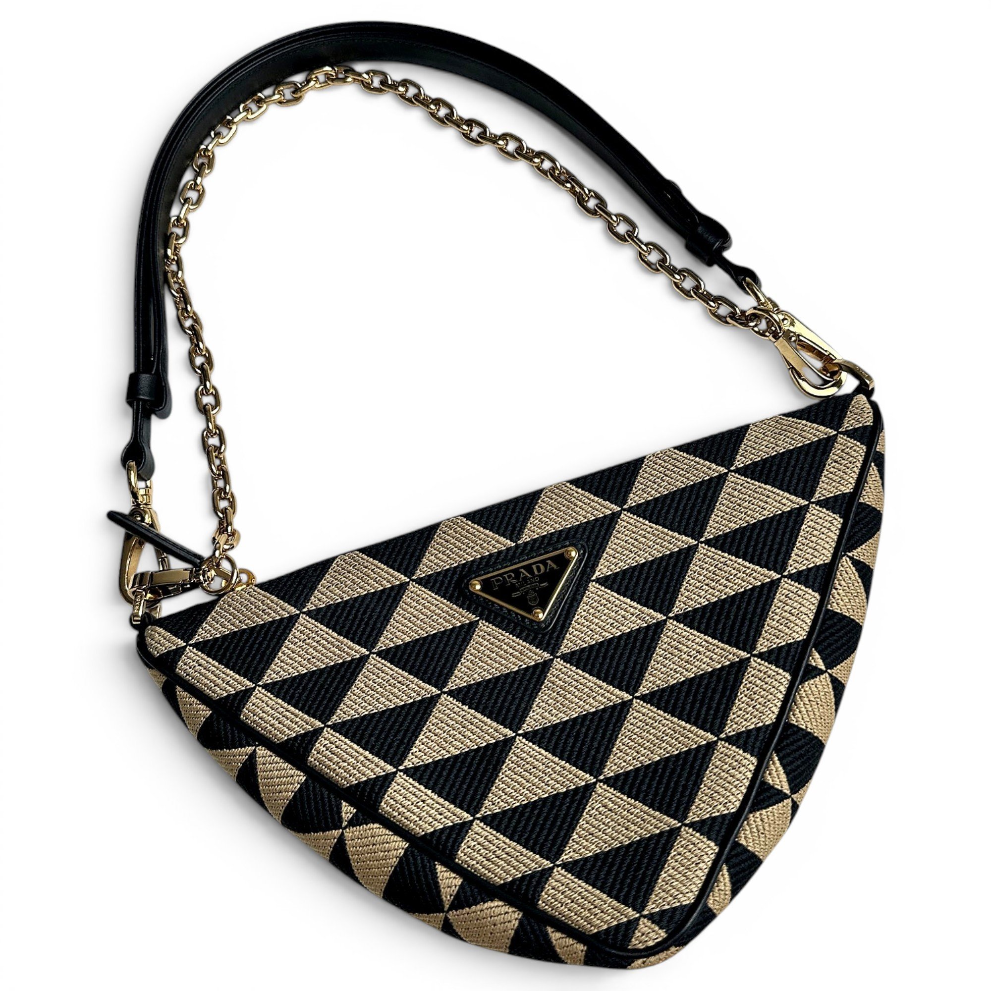 Triangle leather bag