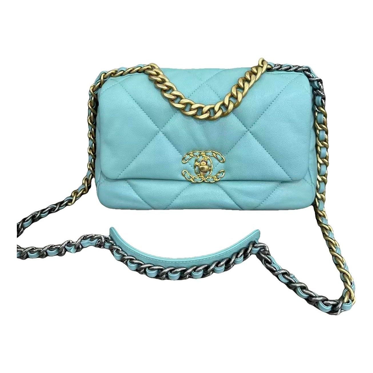 Chanel 19 leather handbag