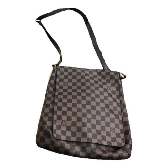 Musette leather bag