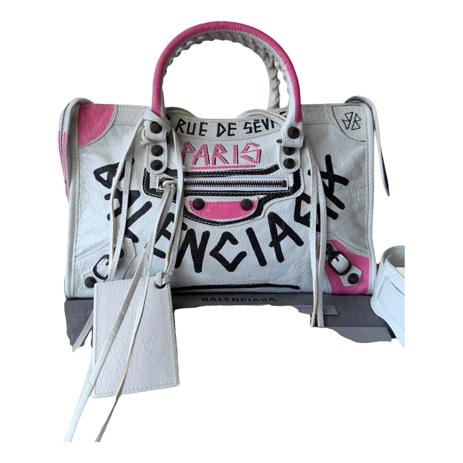 City leather crossbody bag