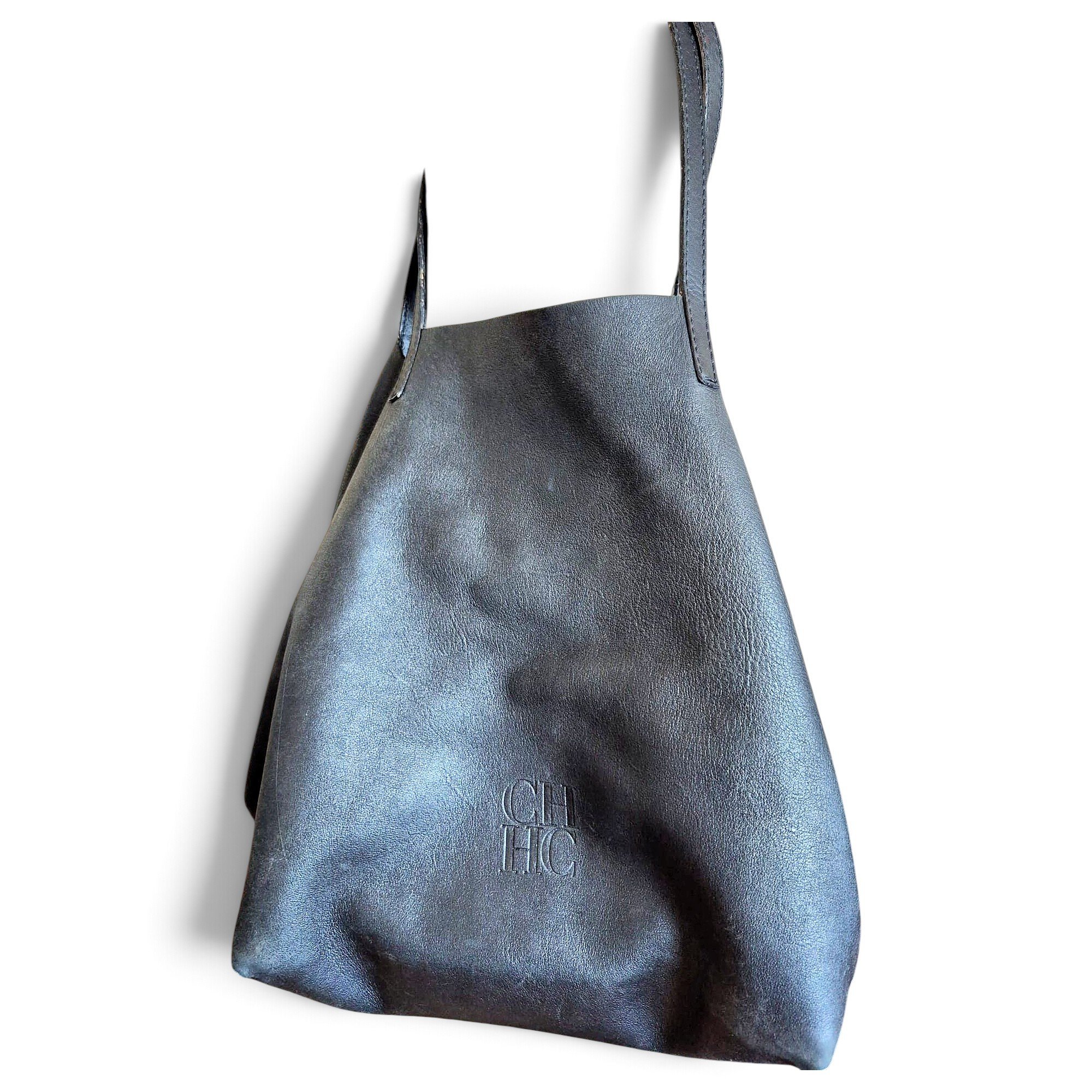 Leather travel bag