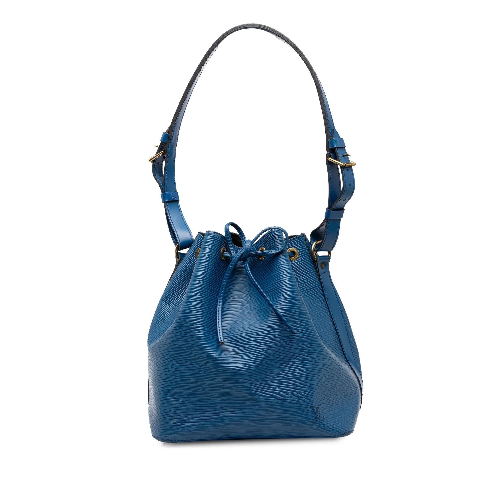 Bucket leather handbag