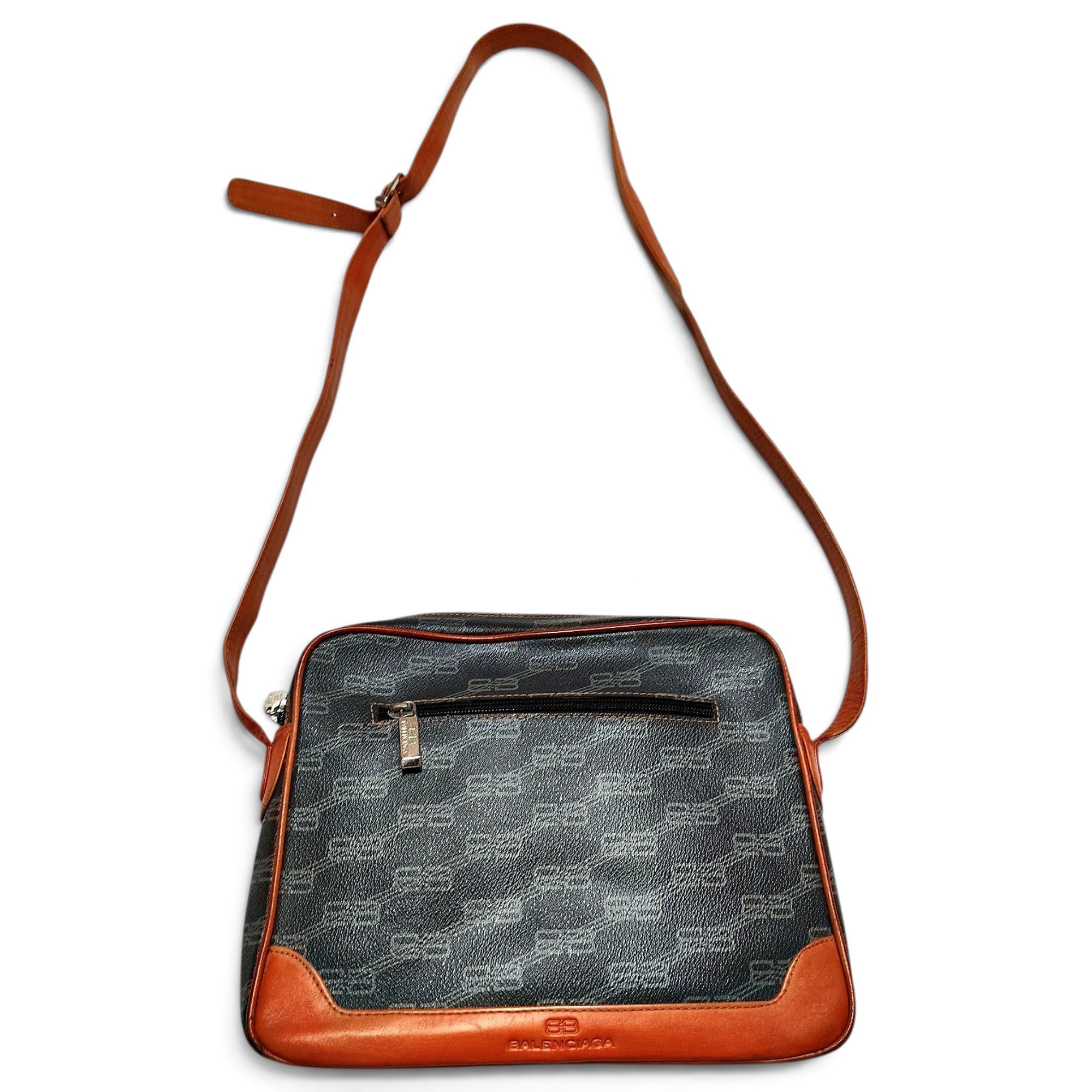 Leather crossbody bag
