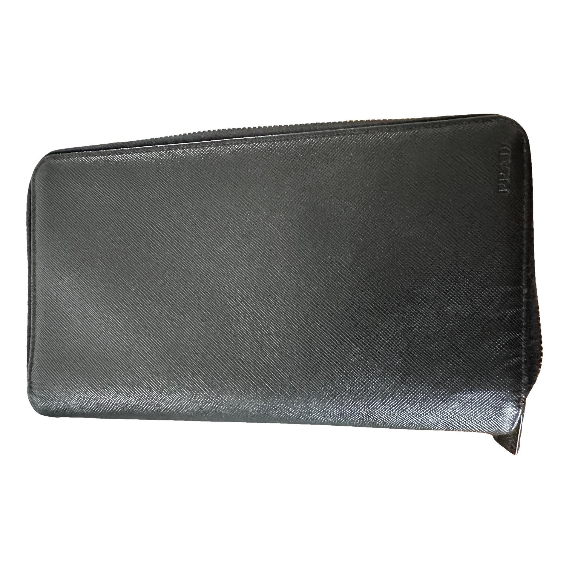 Leather clutch bag
