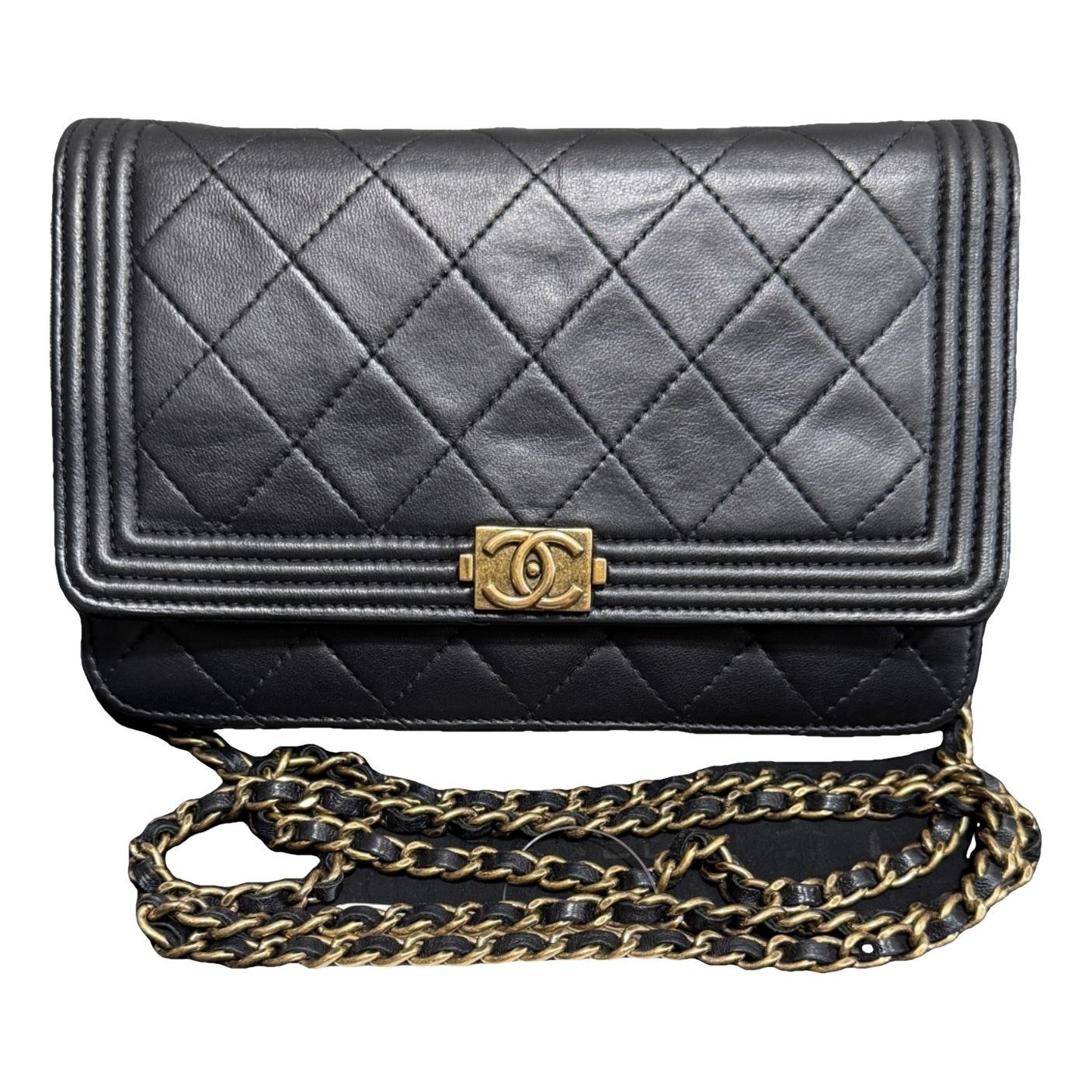 Wallet On Chain Boy leather crossbody bag