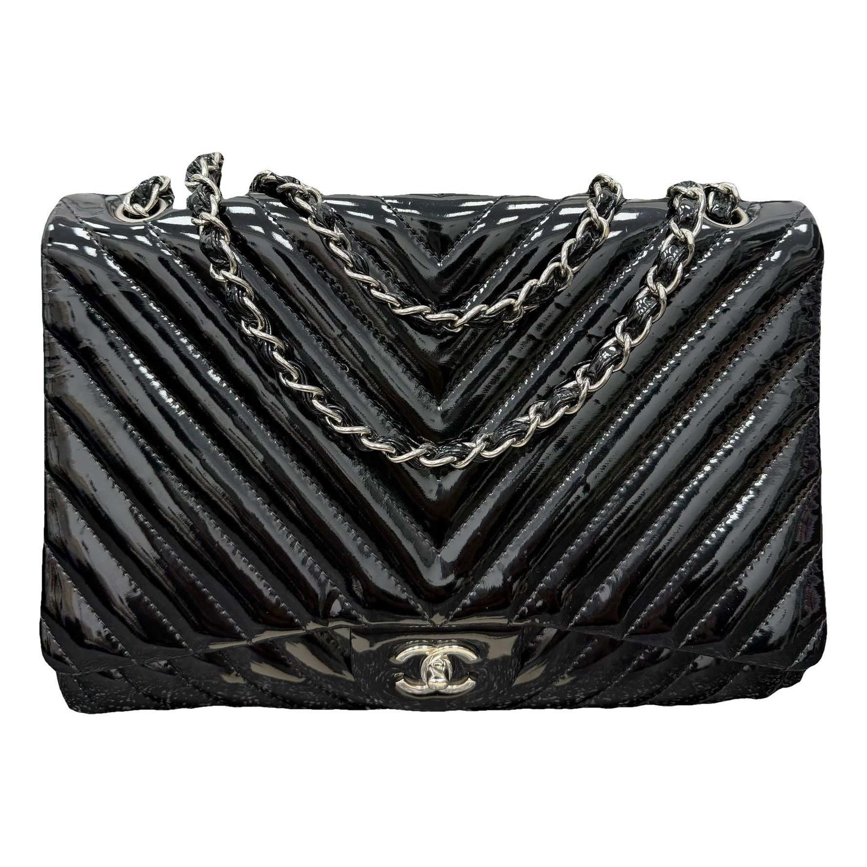 Timeless/Classique patent leather handbag