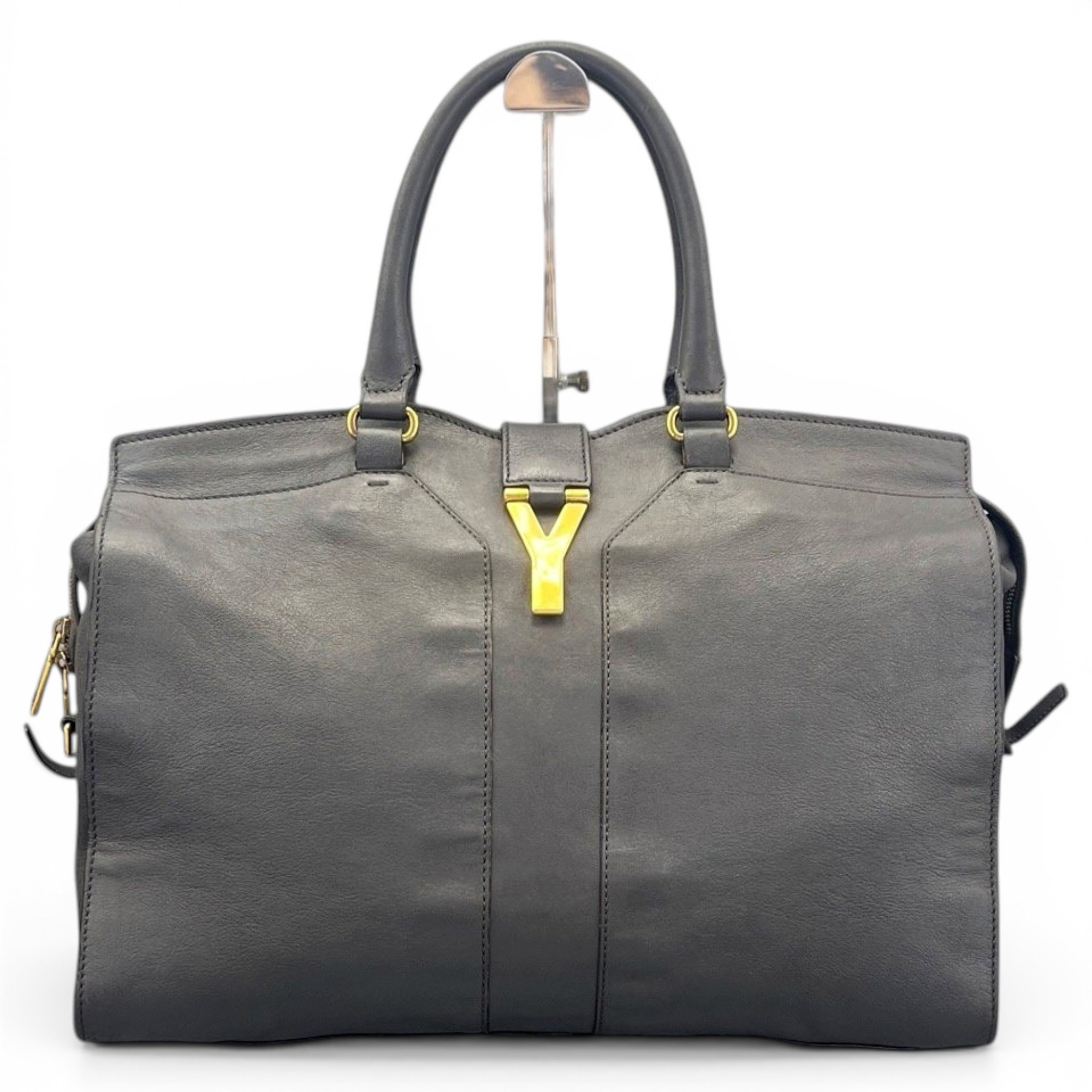 Duffle leather handbag