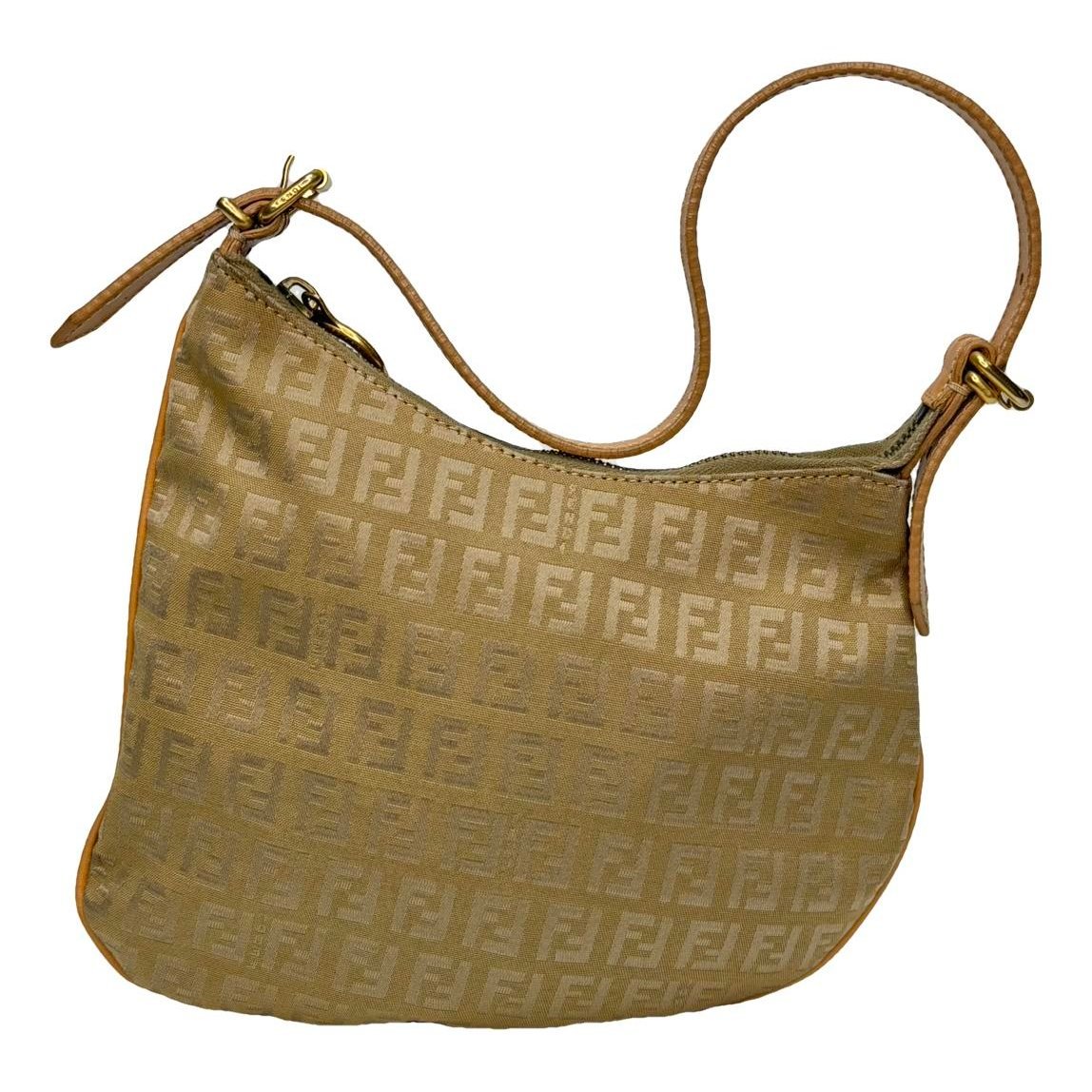 Oyster cloth handbag