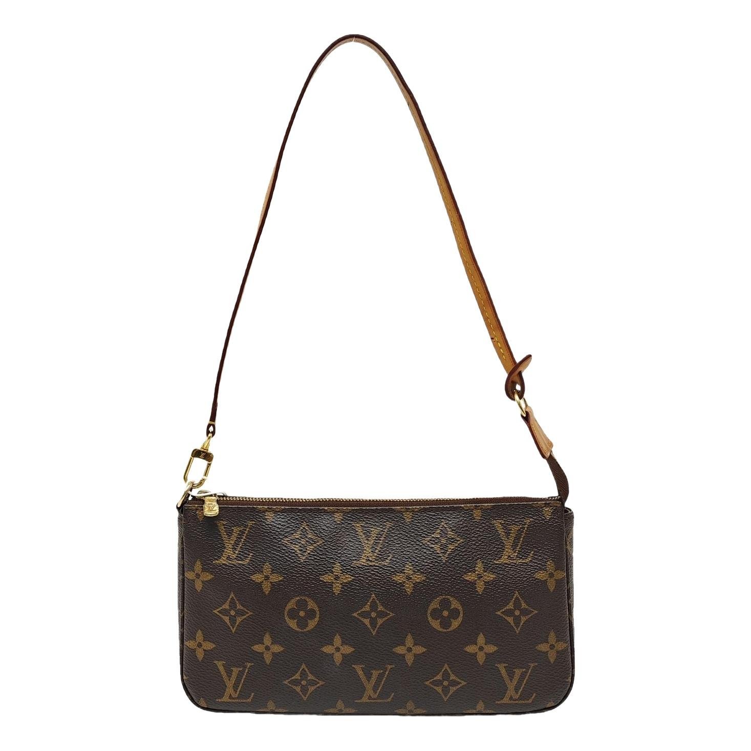 Louis Vuitton Maxi Multi Pochette Accessoires leather handbag