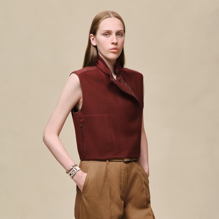 Rouge Carmin Mixed Materials Sleeveless Jacket