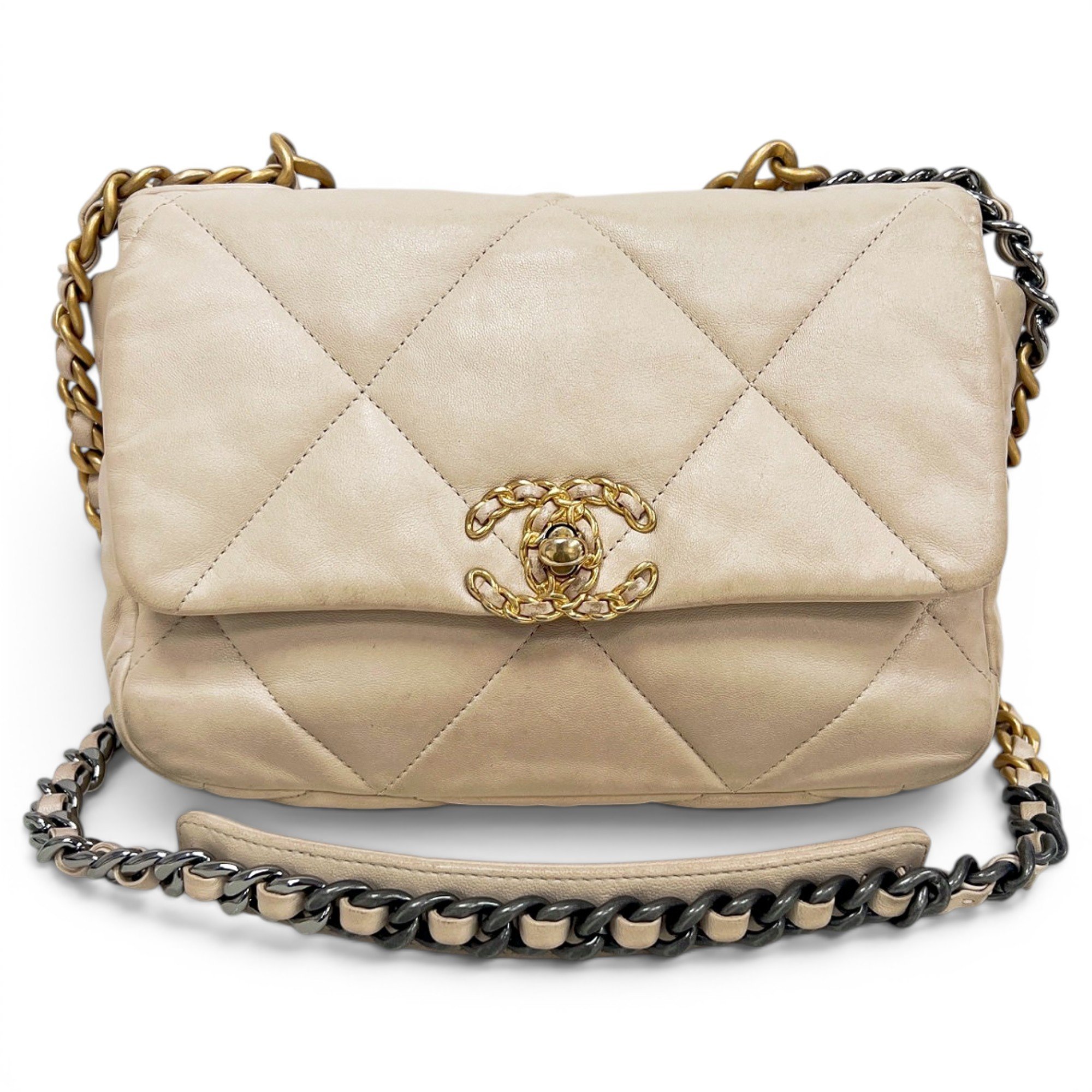 Chanel 19 leather handbag