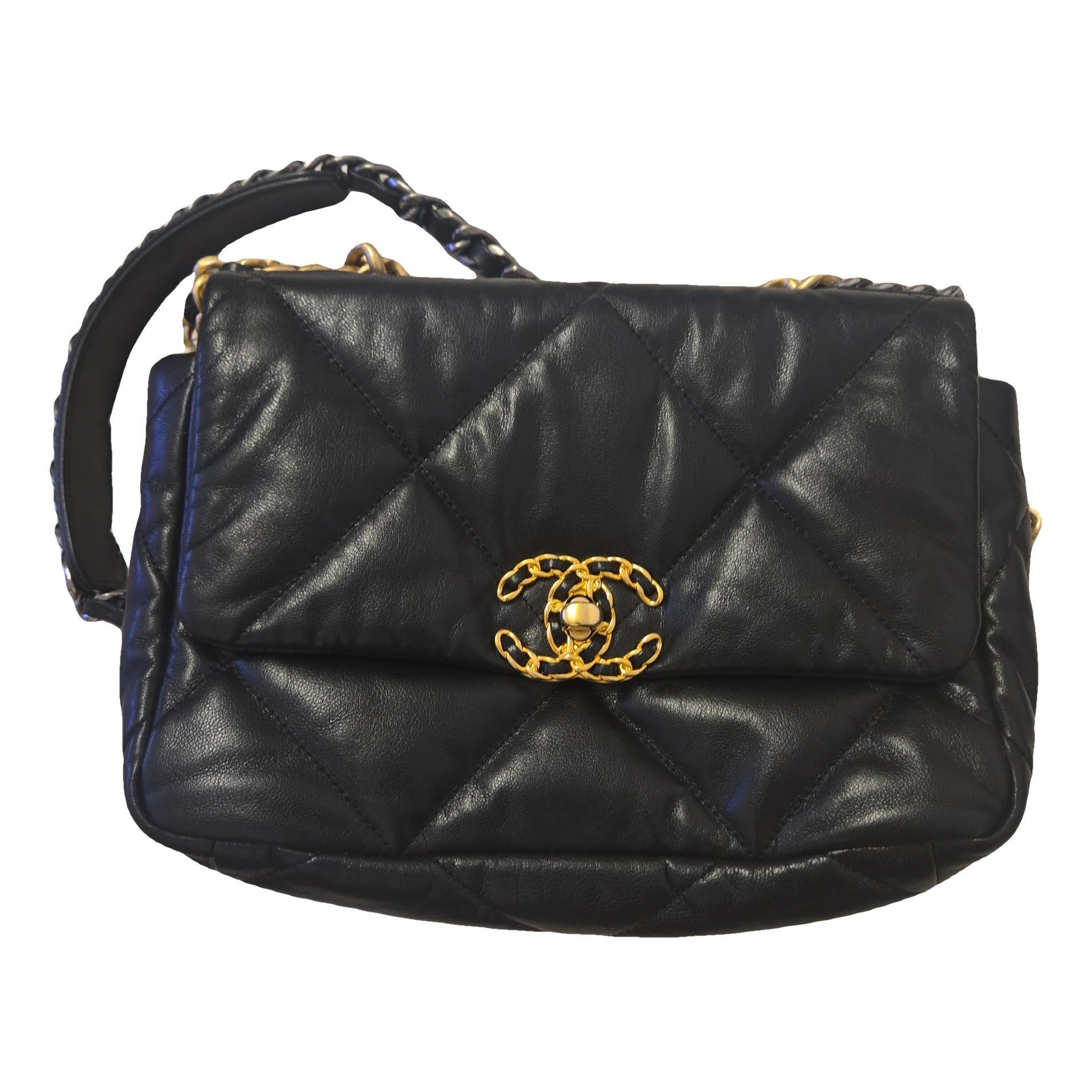 Chanel 19 leather handbag