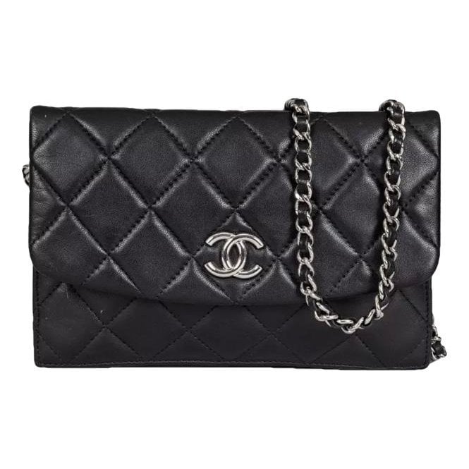 Wallet On Chain Timeless/Classique leather crossbody bag