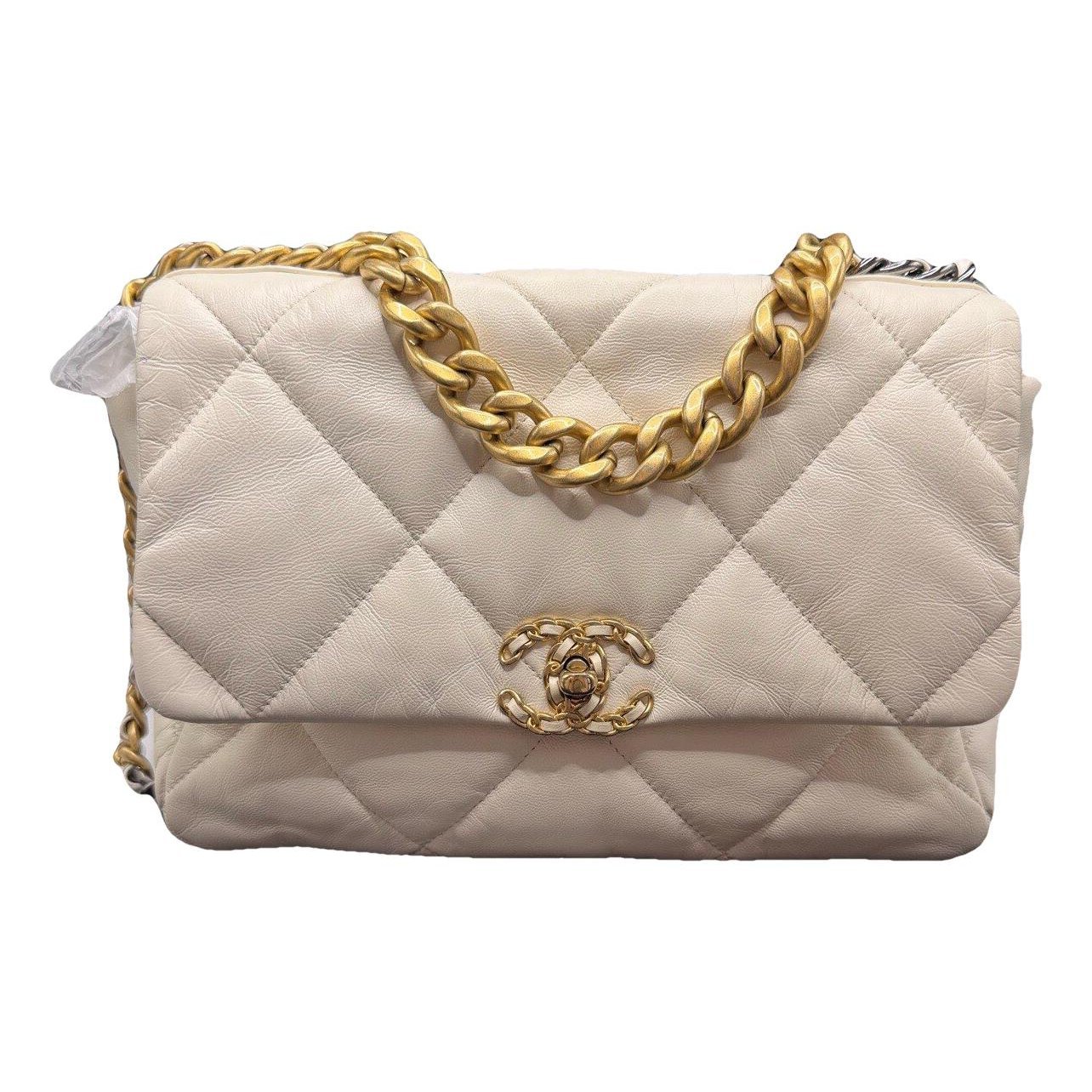 Chanel 19 leather handbag