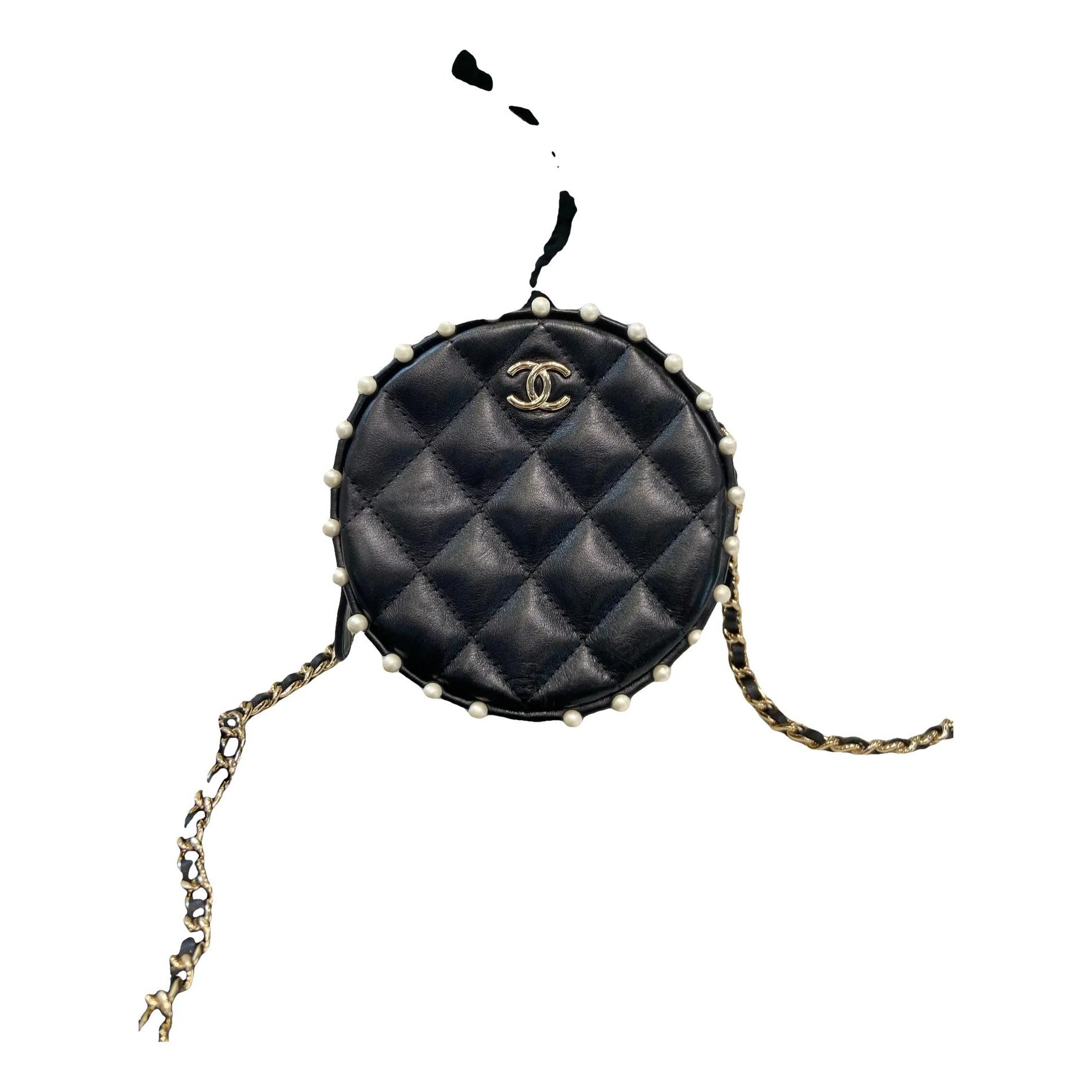 Chanel 19 leather handbag