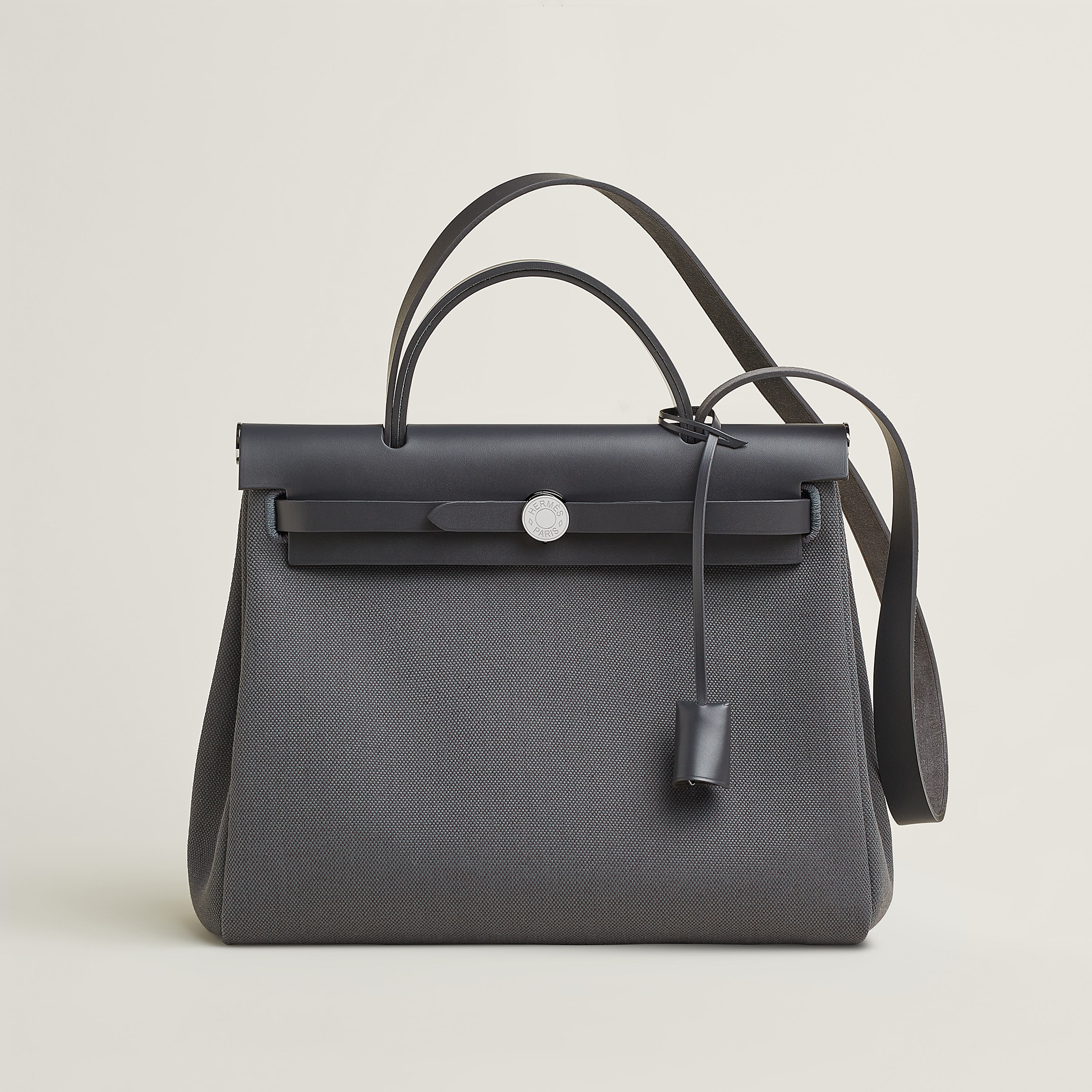 Hermès バッグ 《エールバッグ・ジップ》 31 ルトゥルネ ポケット
