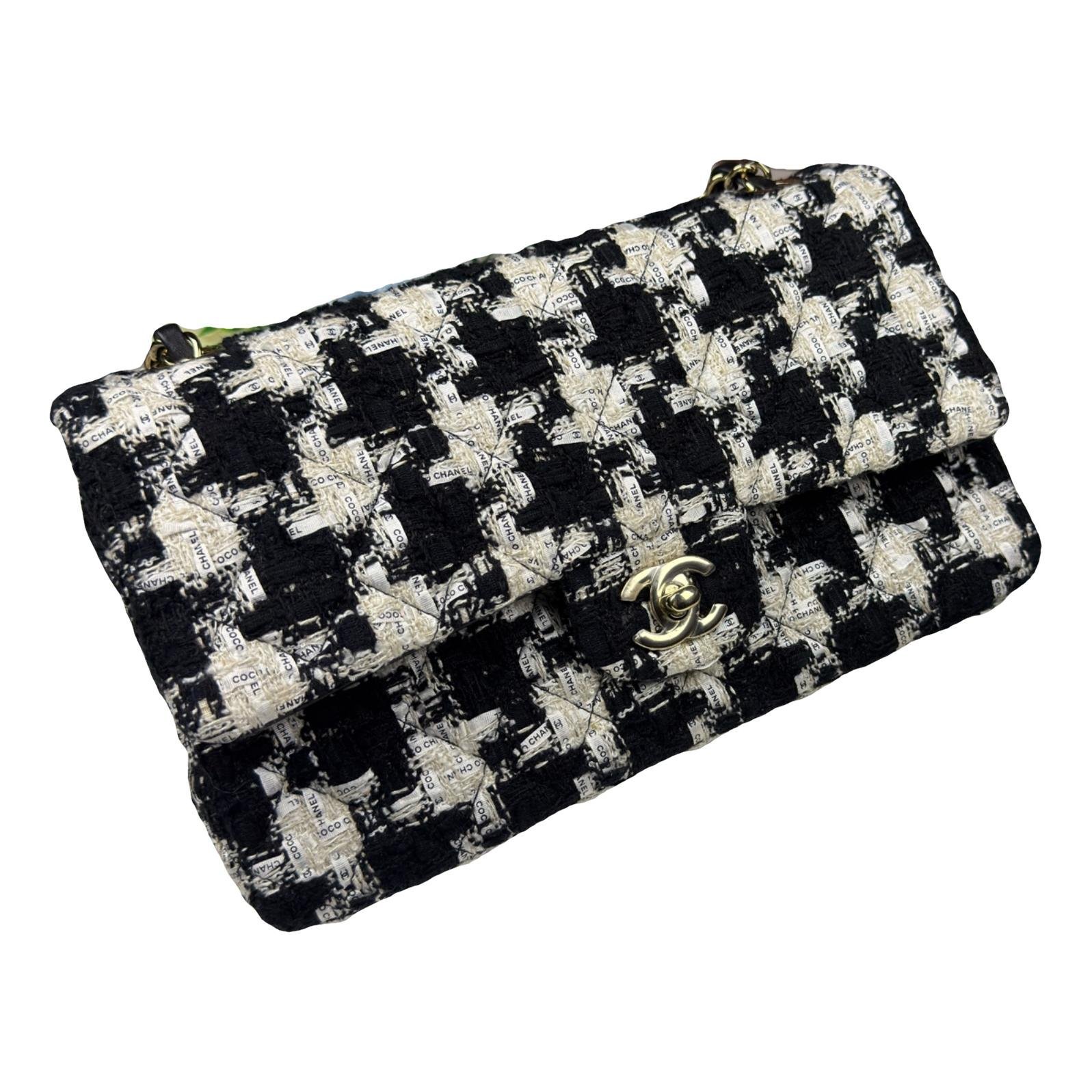 Timeless/Classique tweed crossbody bag