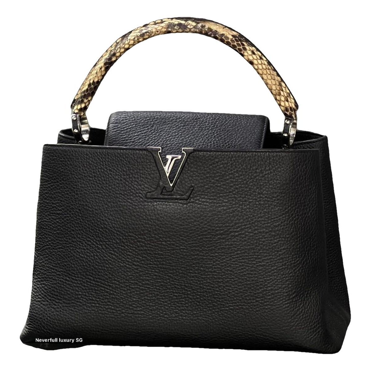 Capucines leather handbag