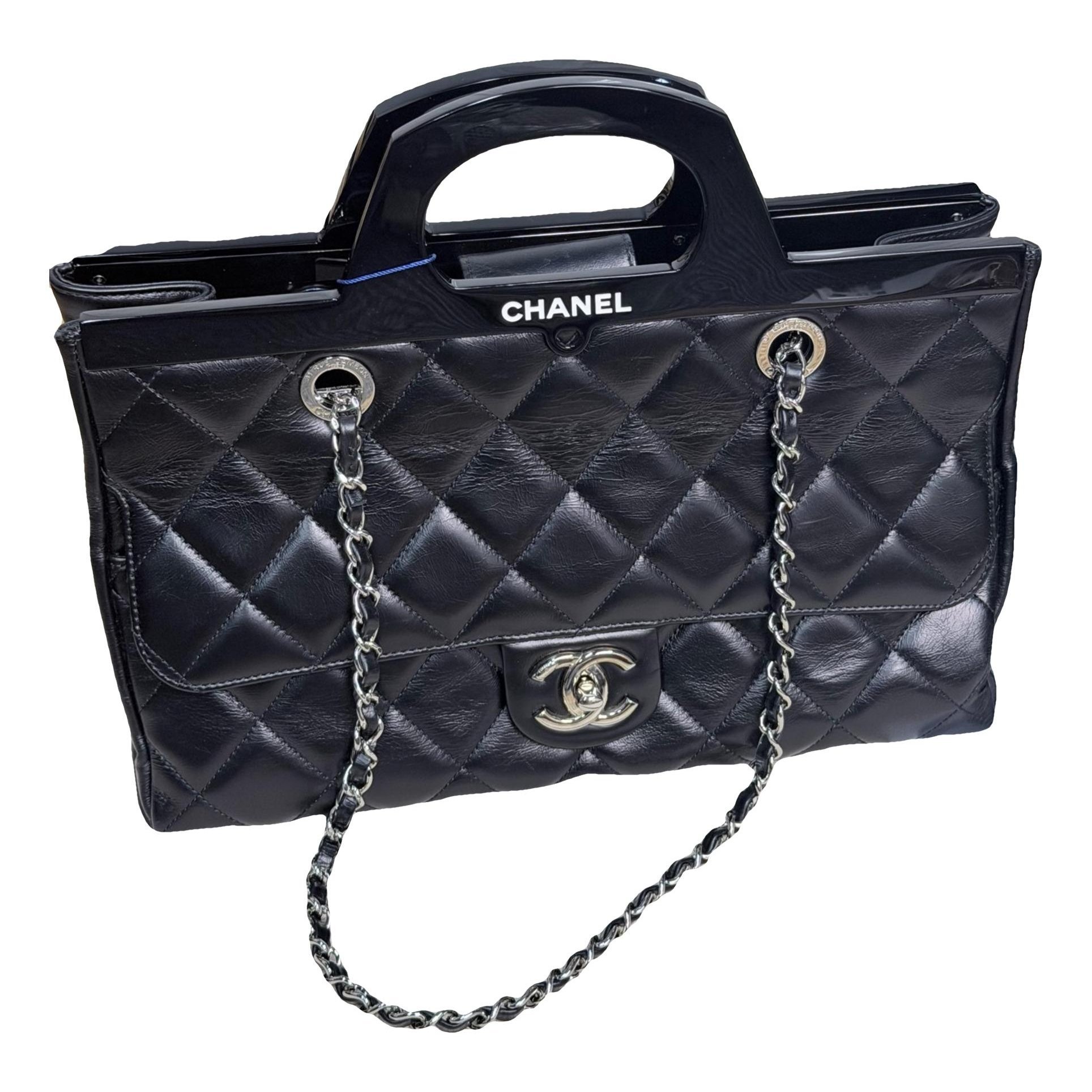 Timeless/Classique leather crossbody bag