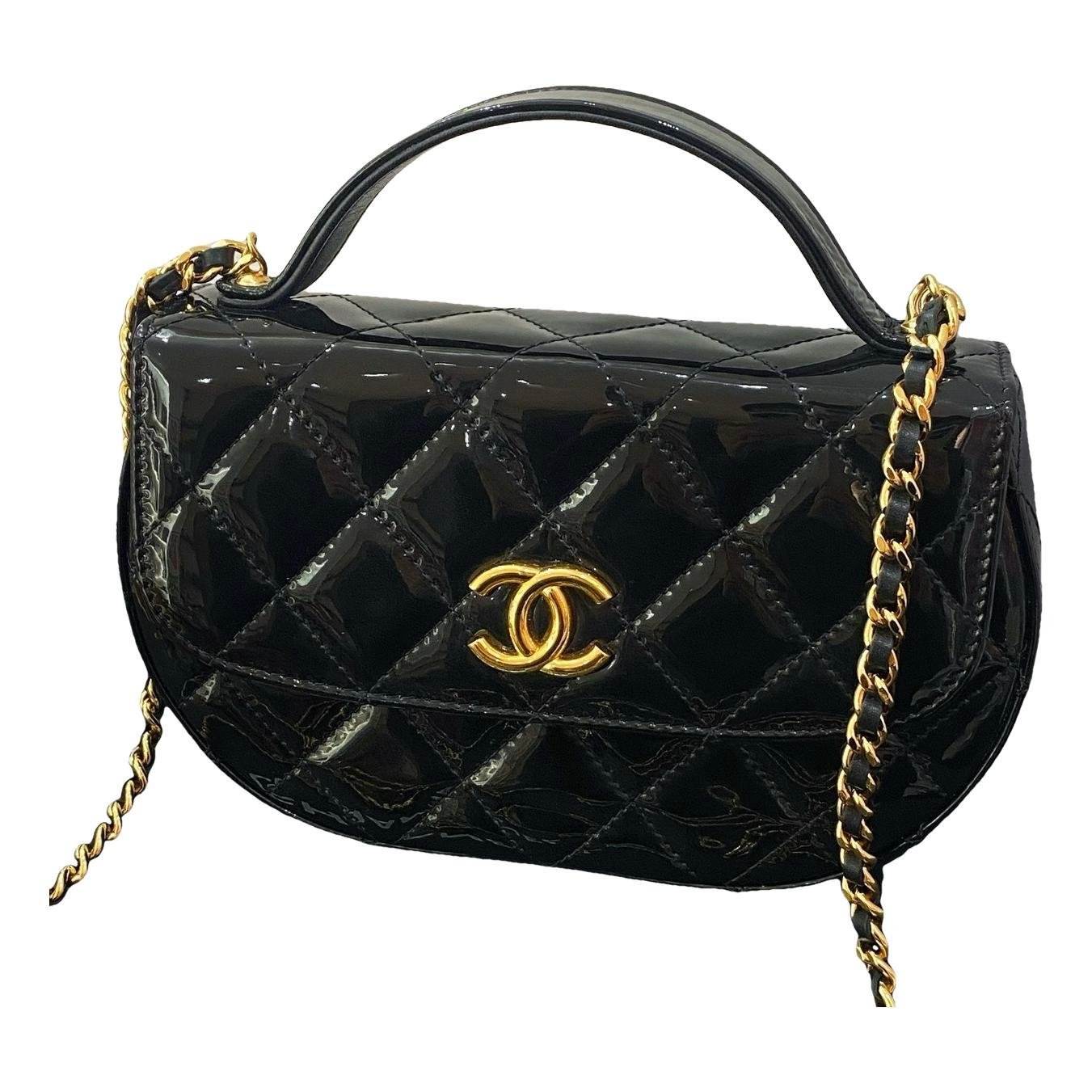 Timeless/Classique patent leather crossbody bag