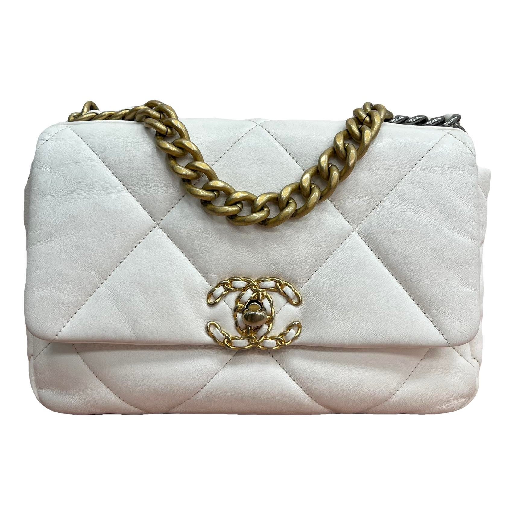 Chanel 19 leather handbag