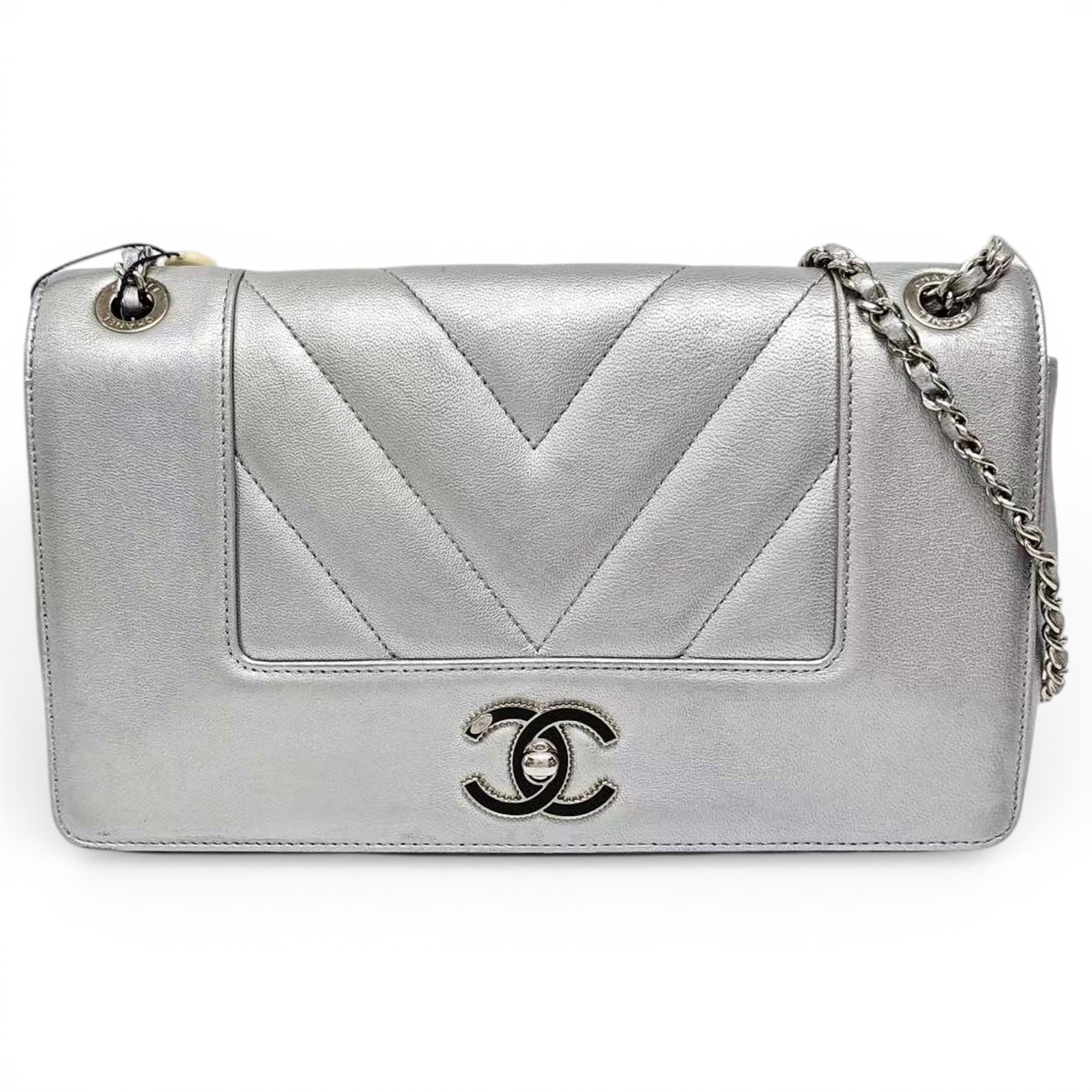 Wallet On Chain Timeless/Classique leather crossbody bag