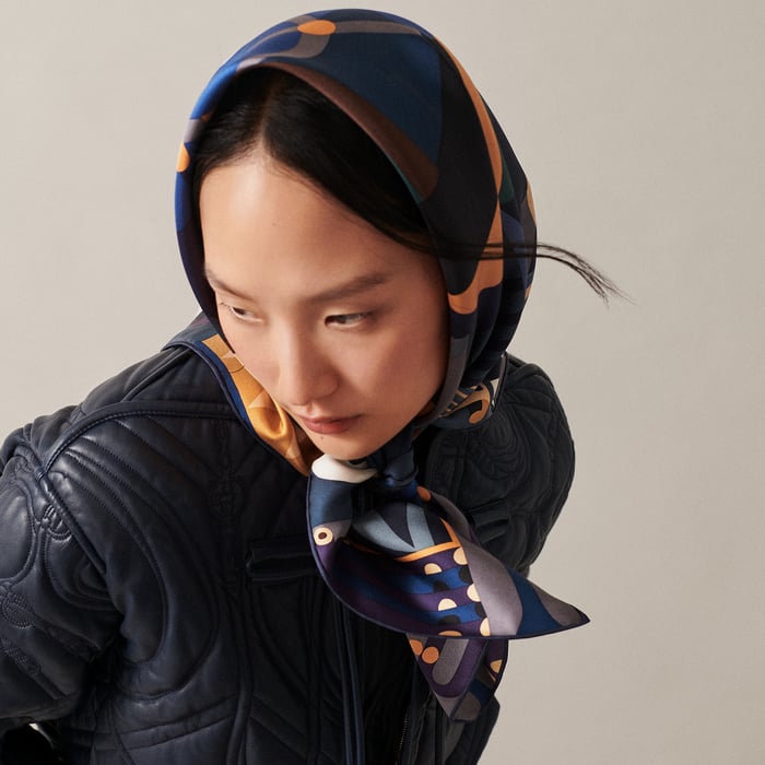 Parade En Fanfare Scarf 90