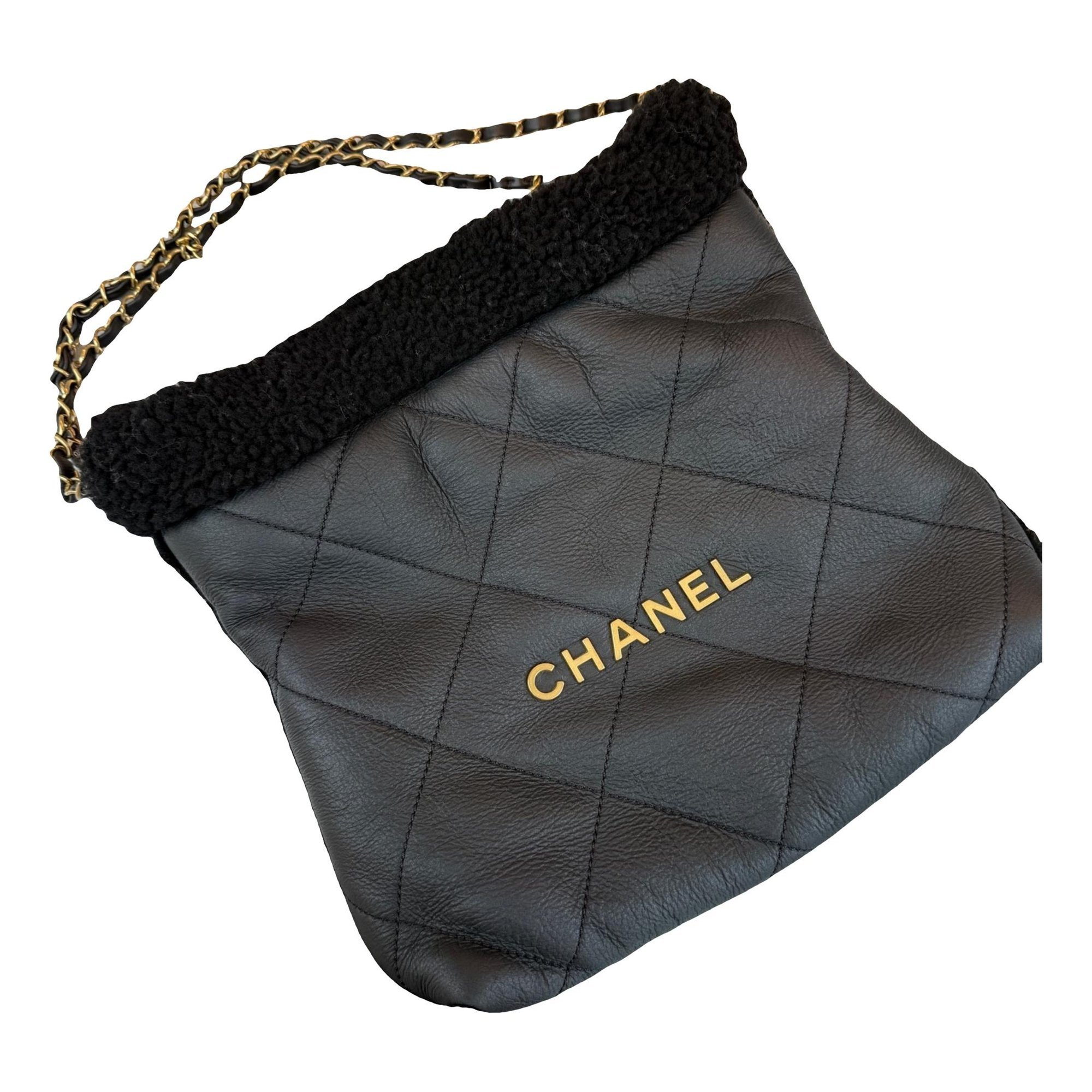 Chanel 22 tweed bag