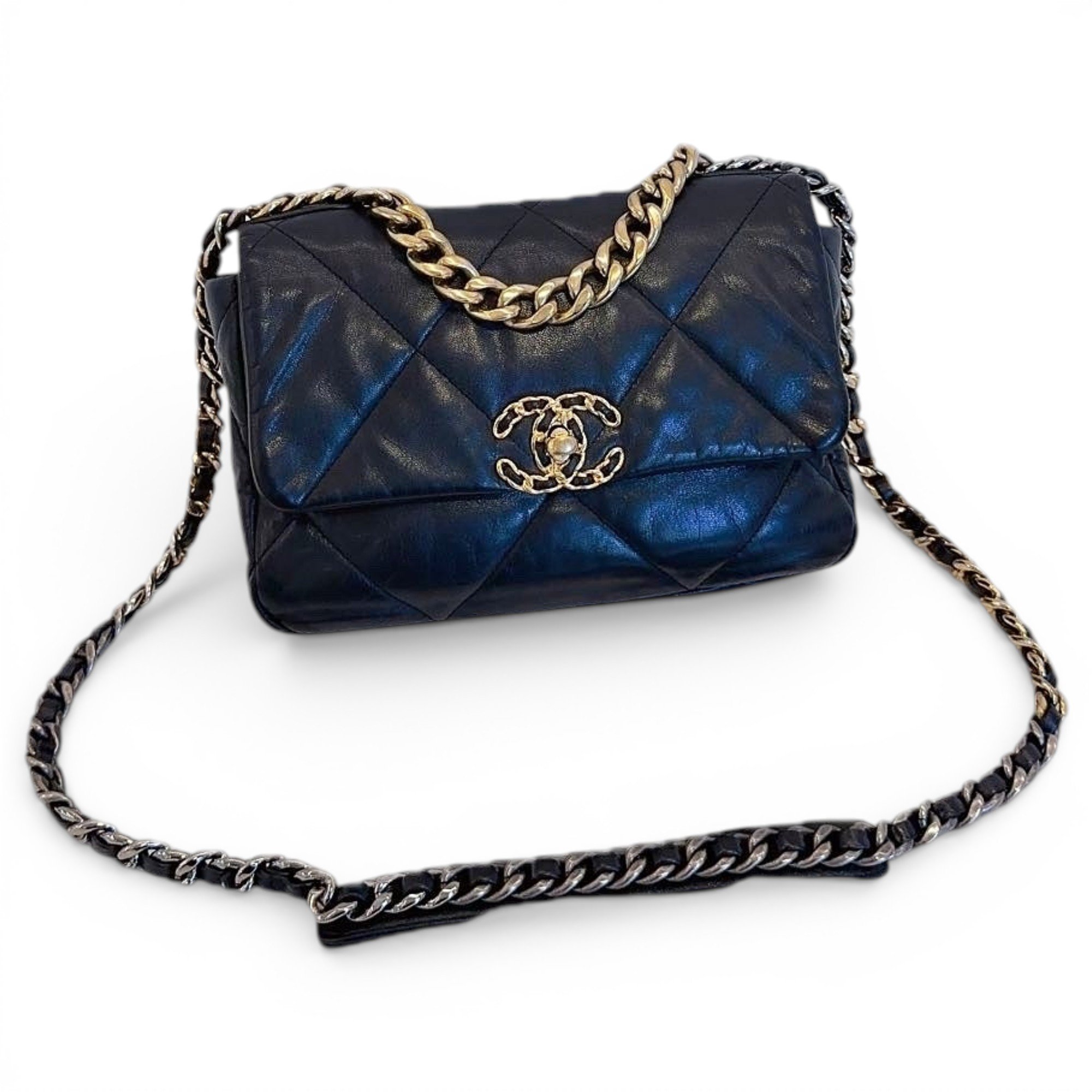 Chanel 19 leather handbag